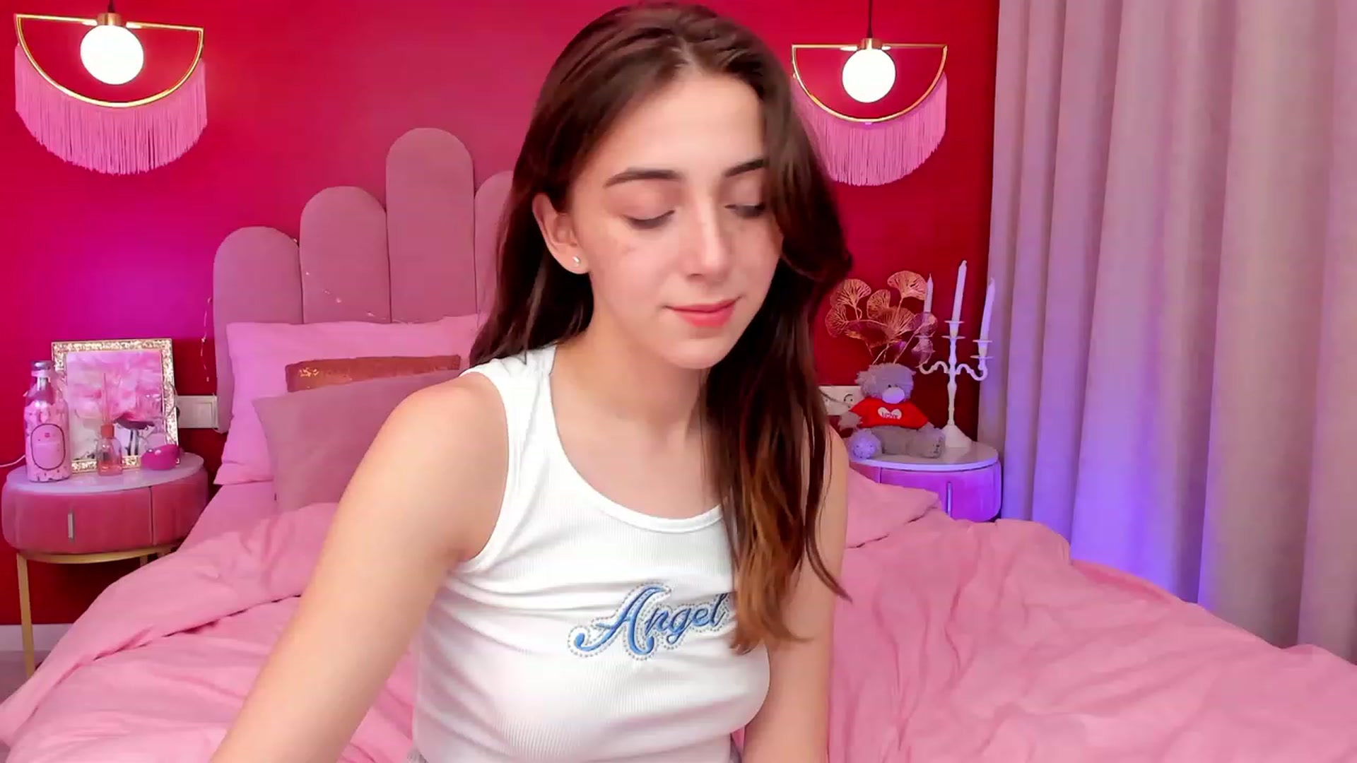 Gallery image thumbnail from ElsaYoung's myfreecams stream on, 03/19/2023, 12:21 image 15 of 20