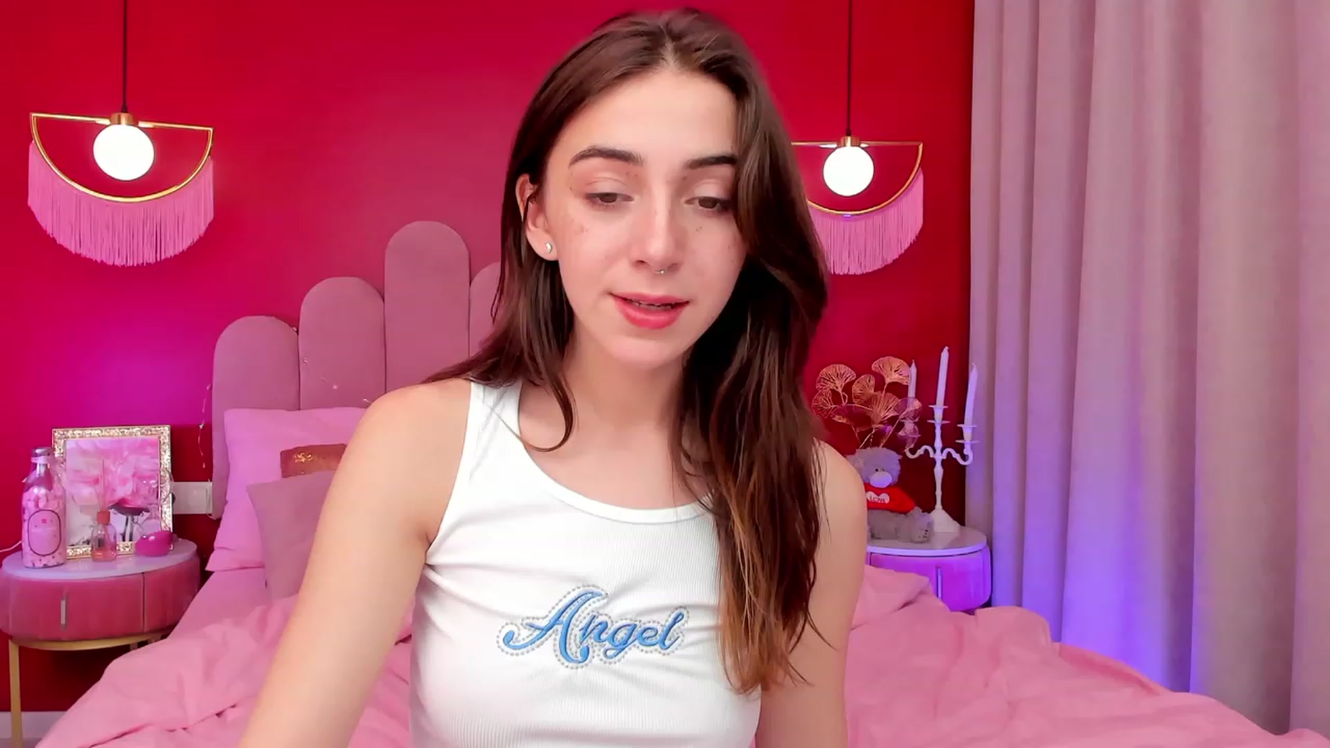 Gallery image thumbnail from ElsaYoung's myfreecams stream on, 03/19/2023, 12:21 image 3 of 20