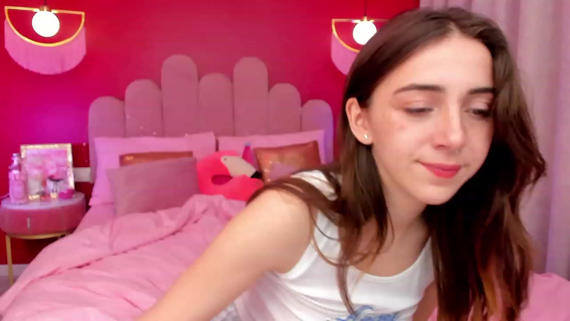 Gallery image thumbnail from ElsaYoung's myfreecams stream on, 03/19/2023, 12:21 image 11 of 20