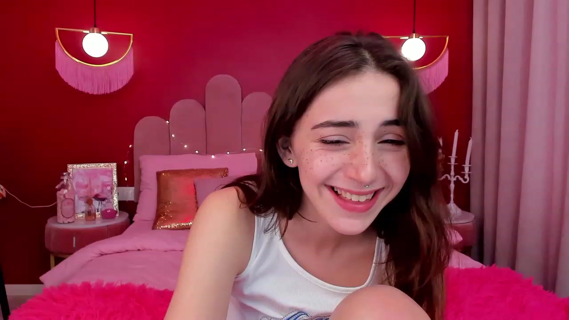 Gallery image thumbnail from ElsaYoung's myfreecams stream on, 03/22/2023, 10:14 image 1 of 20
