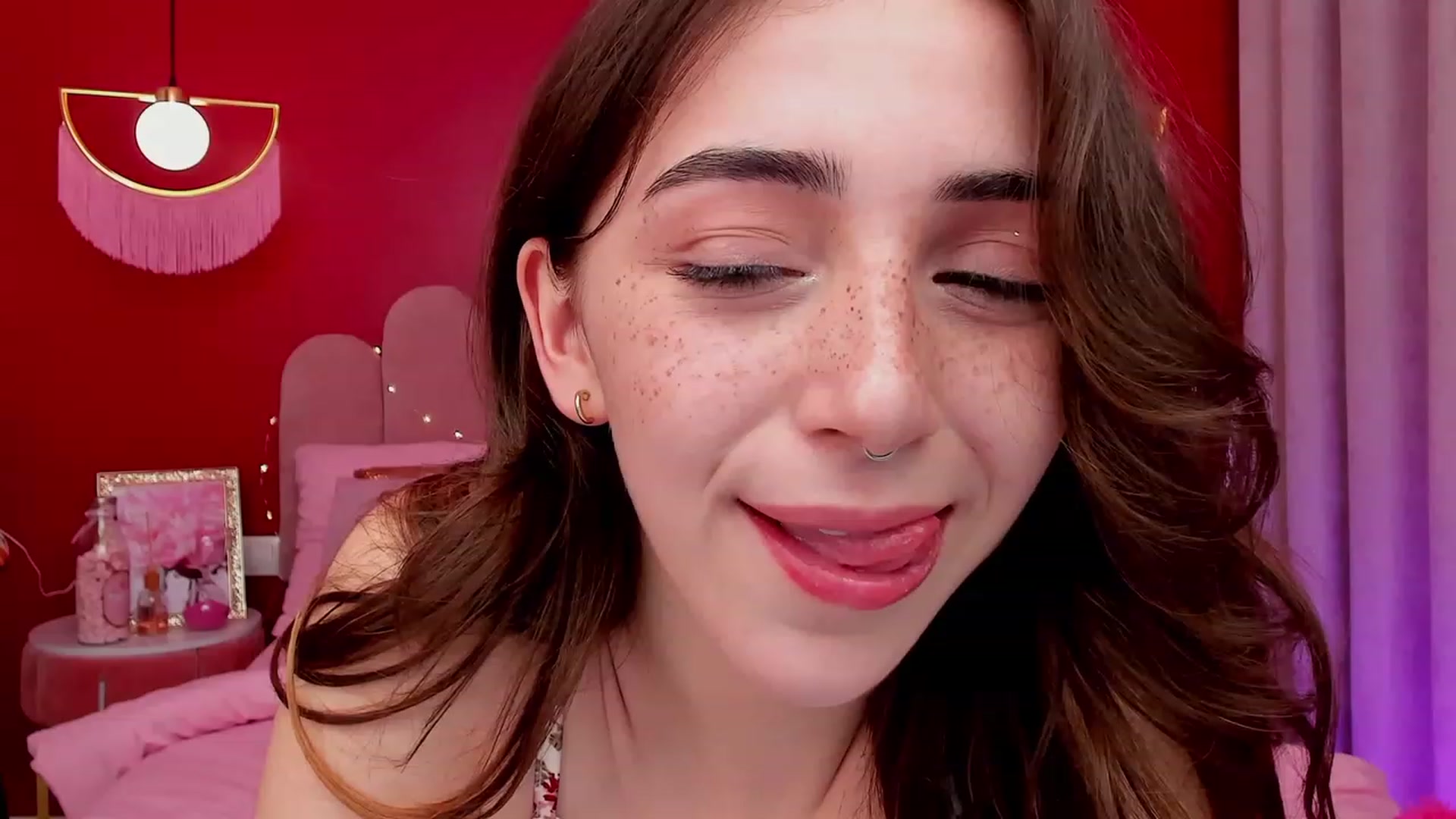 Gallery image thumbnail from ElsaYoung's myfreecams stream on, 03/23/2023, 15:40 image 16 of 20