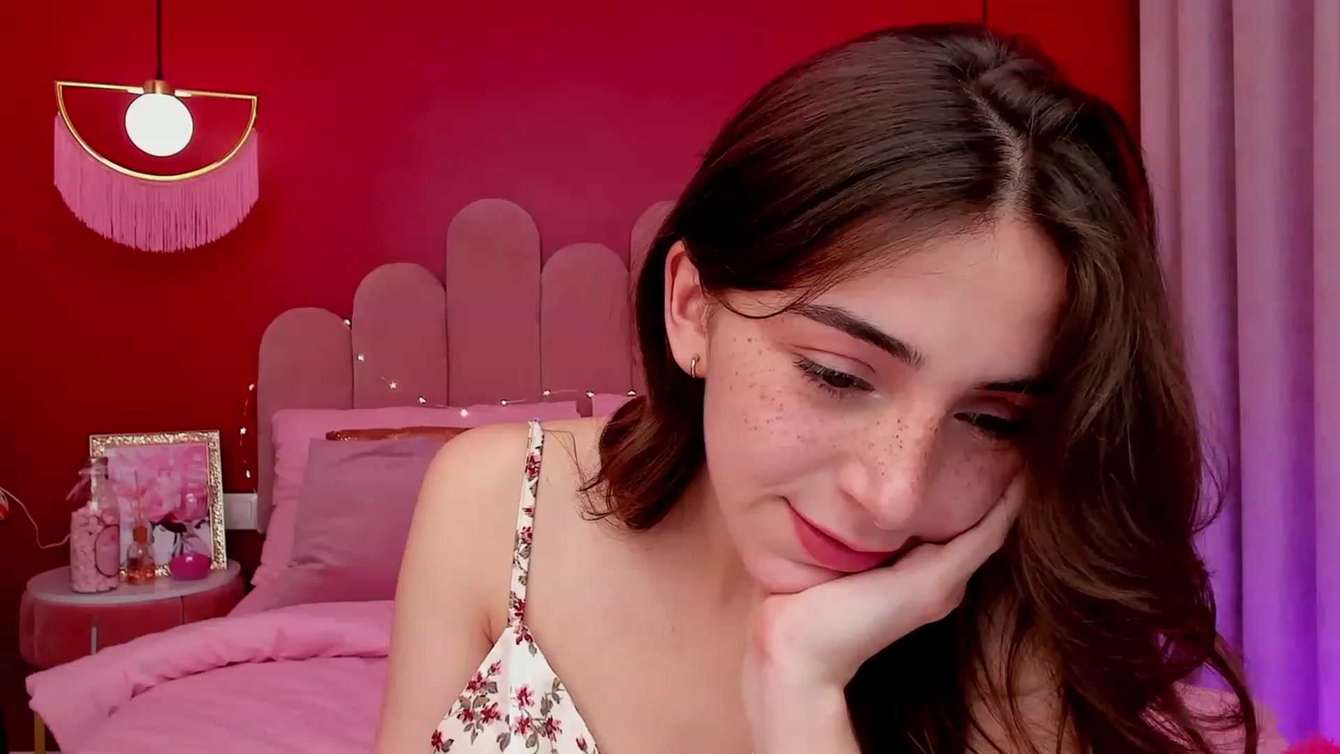 Gallery image thumbnail from ElsaYoung's myfreecams stream on, 03/23/2023, 15:40 image 17 of 20