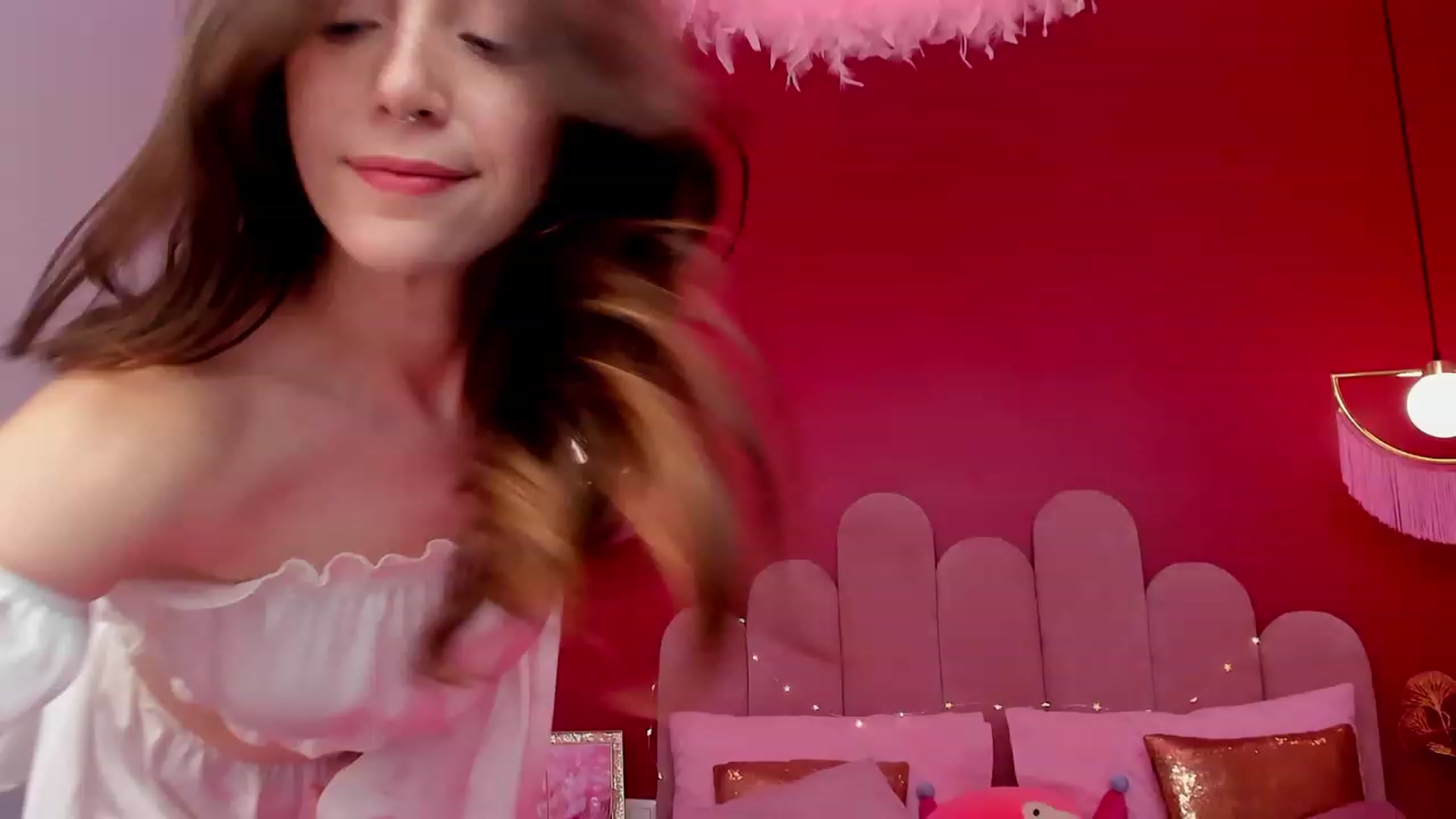 Gallery image thumbnail from ElsaYoung's myfreecams stream on, 03/24/2023, 10:12 image 7 of 20