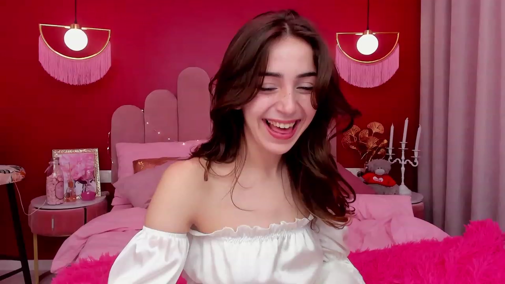 Gallery image thumbnail from ElsaYoung's myfreecams stream on, 03/24/2023, 11:21 image 10 of 20