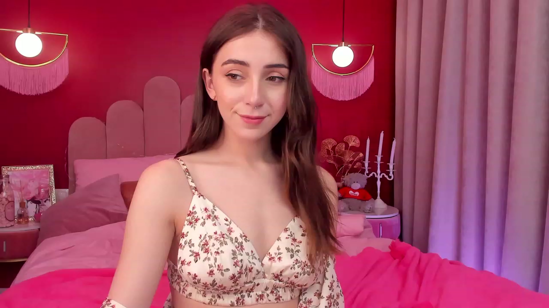 Gallery image thumbnail from ElsaYoung's myfreecams stream on, 03/25/2023, 19:00 image 8 of 20