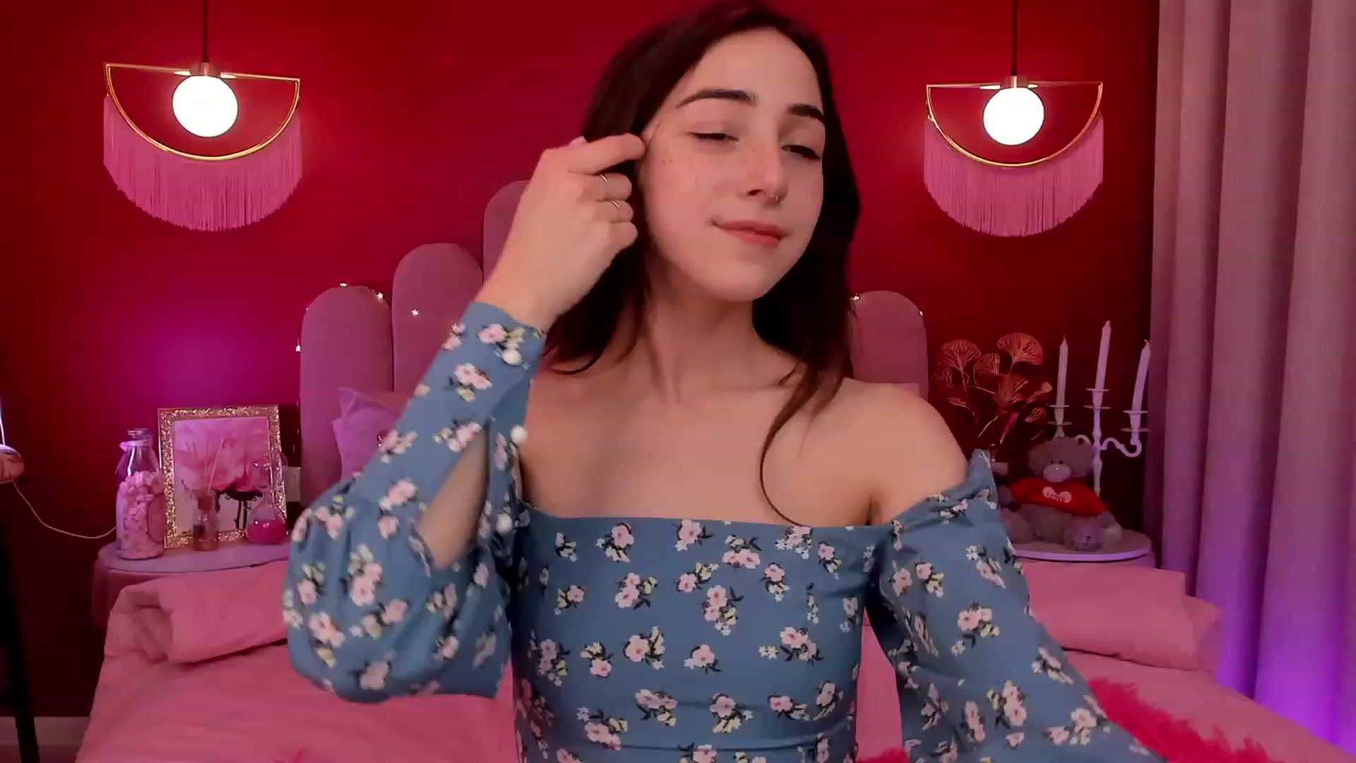 Gallery image thumbnail from ElsaYoung's myfreecams stream on, 03/28/2023, 13:14 image 16 of 20