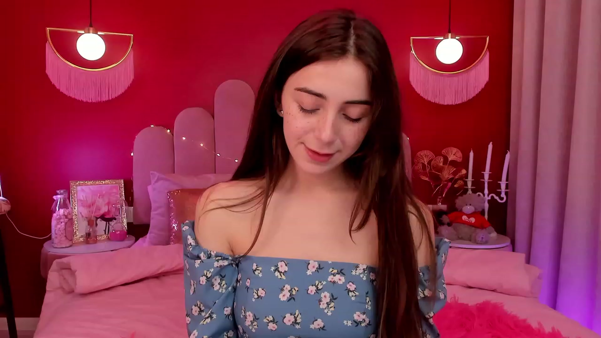 Gallery image thumbnail from ElsaYoung's myfreecams stream on, 03/28/2023, 13:14 image 19 of 20