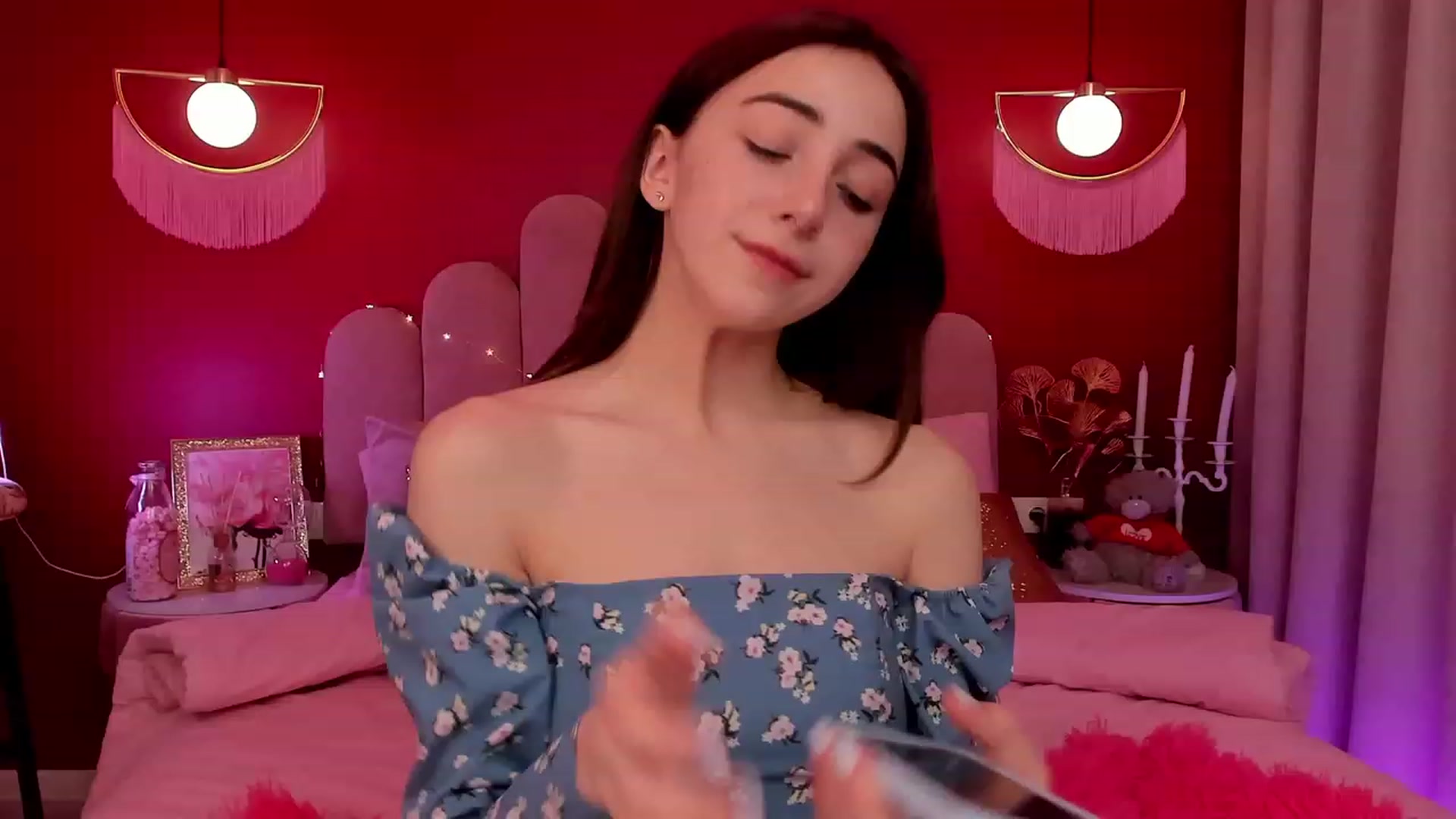 Gallery image thumbnail from ElsaYoung's myfreecams stream on, 03/28/2023, 13:14 image 6 of 20