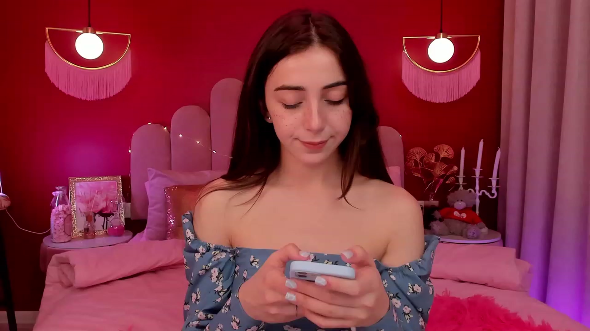 Gallery image thumbnail from ElsaYoung's myfreecams stream on, 03/28/2023, 13:14 image 17 of 20