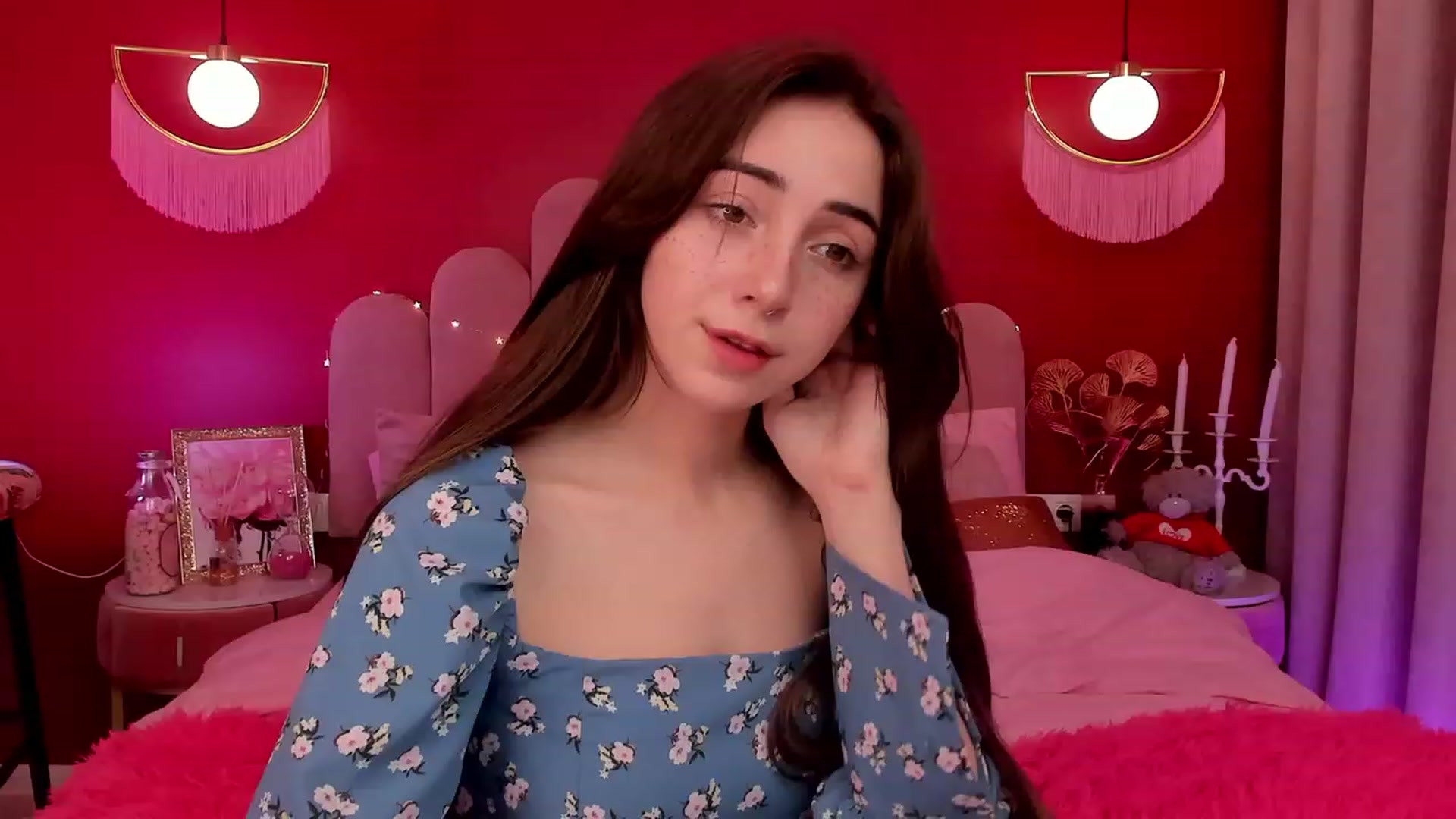 Gallery image thumbnail from ElsaYoung's myfreecams stream on, 03/28/2023, 16:06 image 7 of 20
