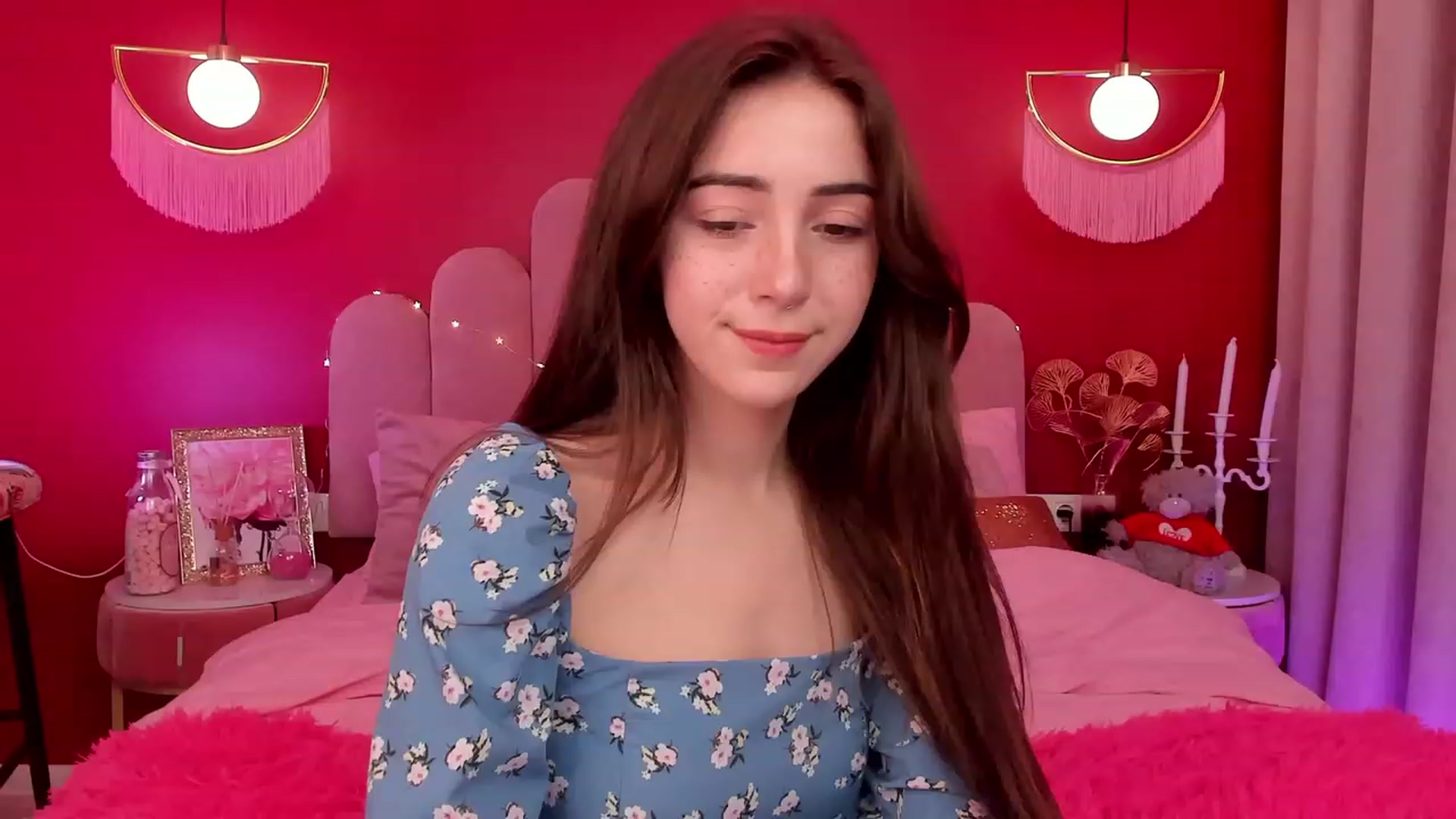 Gallery image thumbnail from ElsaYoung's myfreecams stream on, 03/28/2023, 16:06 image 6 of 20