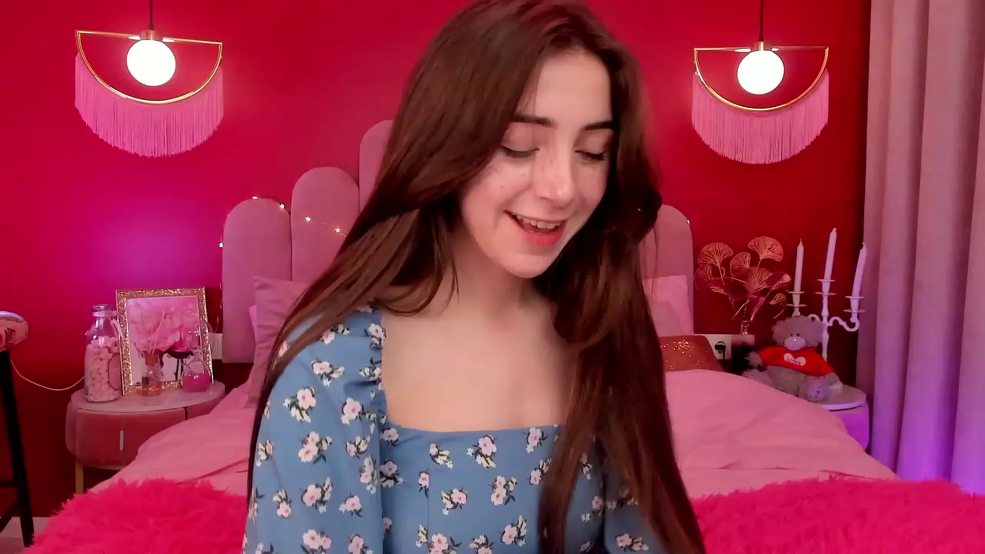Gallery image thumbnail from ElsaYoung's myfreecams stream on, 03/28/2023, 16:06 image 8 of 20