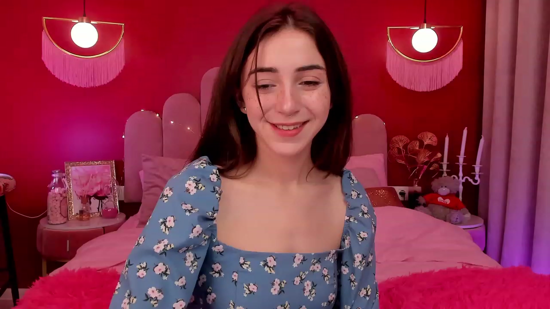 Gallery image thumbnail from ElsaYoung's myfreecams stream on, 03/28/2023, 16:06 image 18 of 20