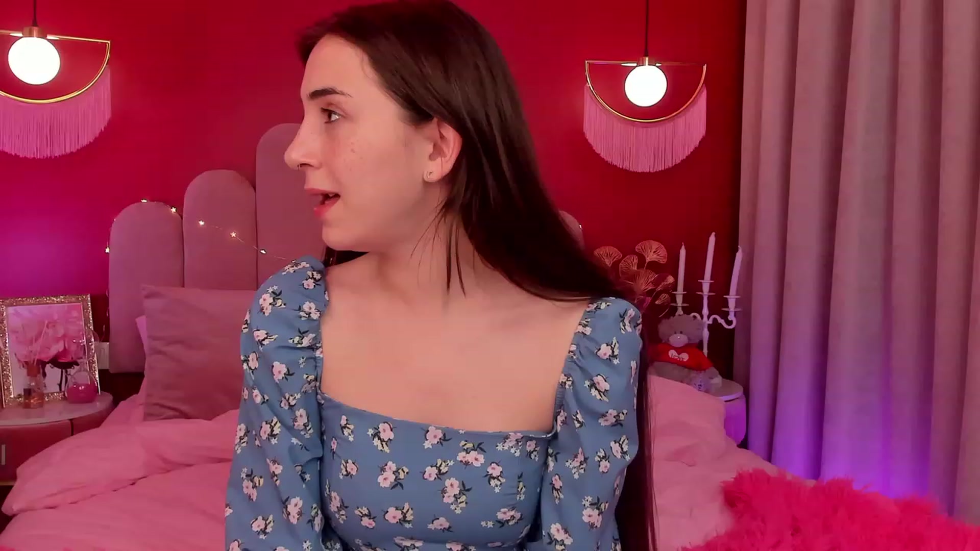 Gallery image thumbnail from ElsaYoung's myfreecams stream on, 03/28/2023, 19:23 image 1 of 20