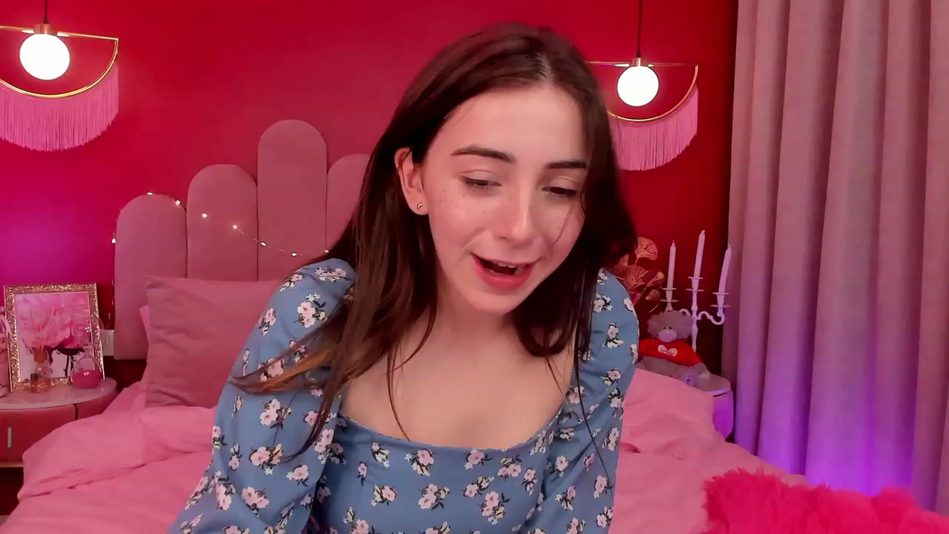 Gallery image thumbnail from ElsaYoung's myfreecams stream on, 03/28/2023, 19:23 image 10 of 20