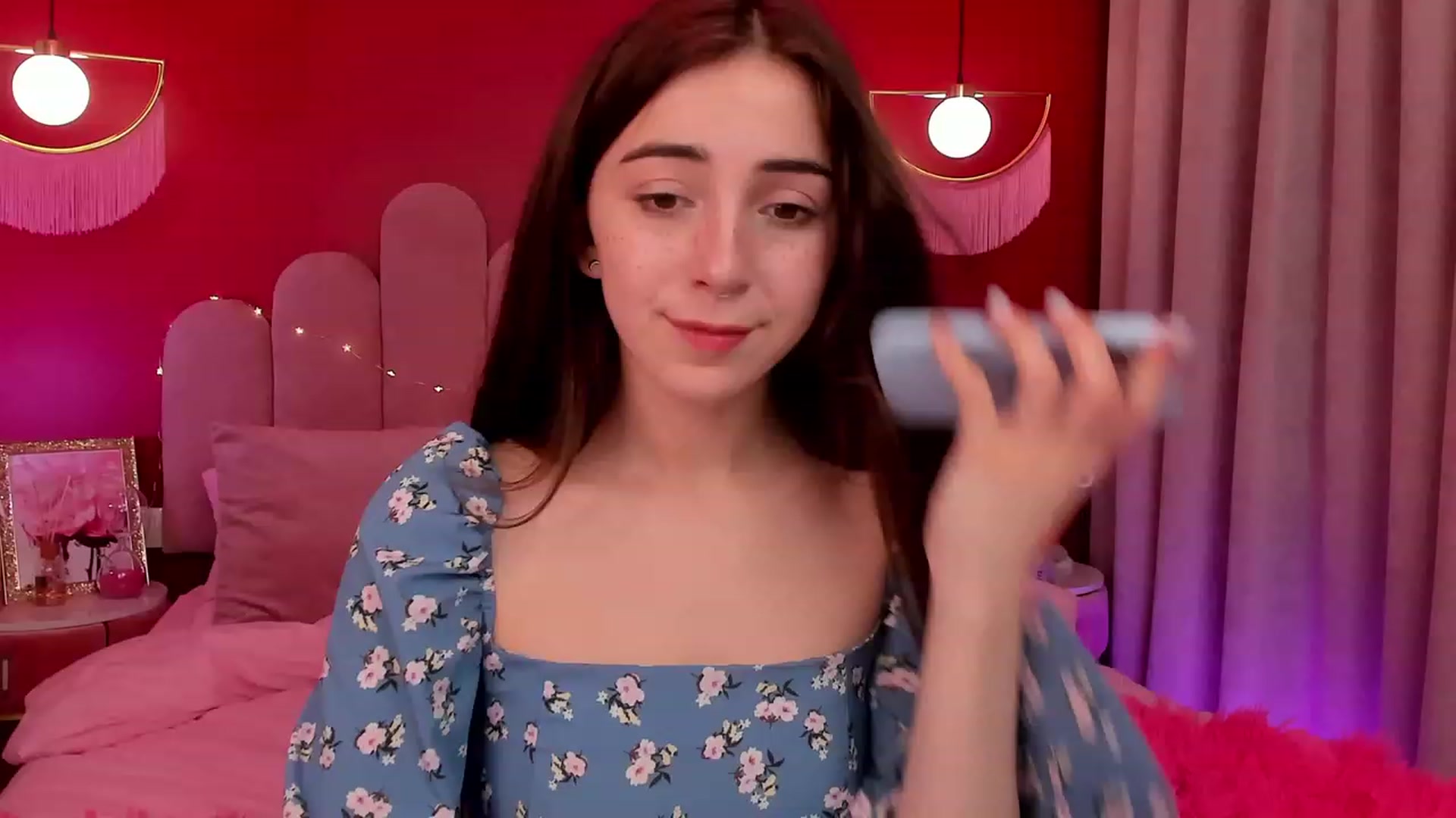 Gallery image thumbnail from ElsaYoung's myfreecams stream on, 03/28/2023, 19:23 image 3 of 20