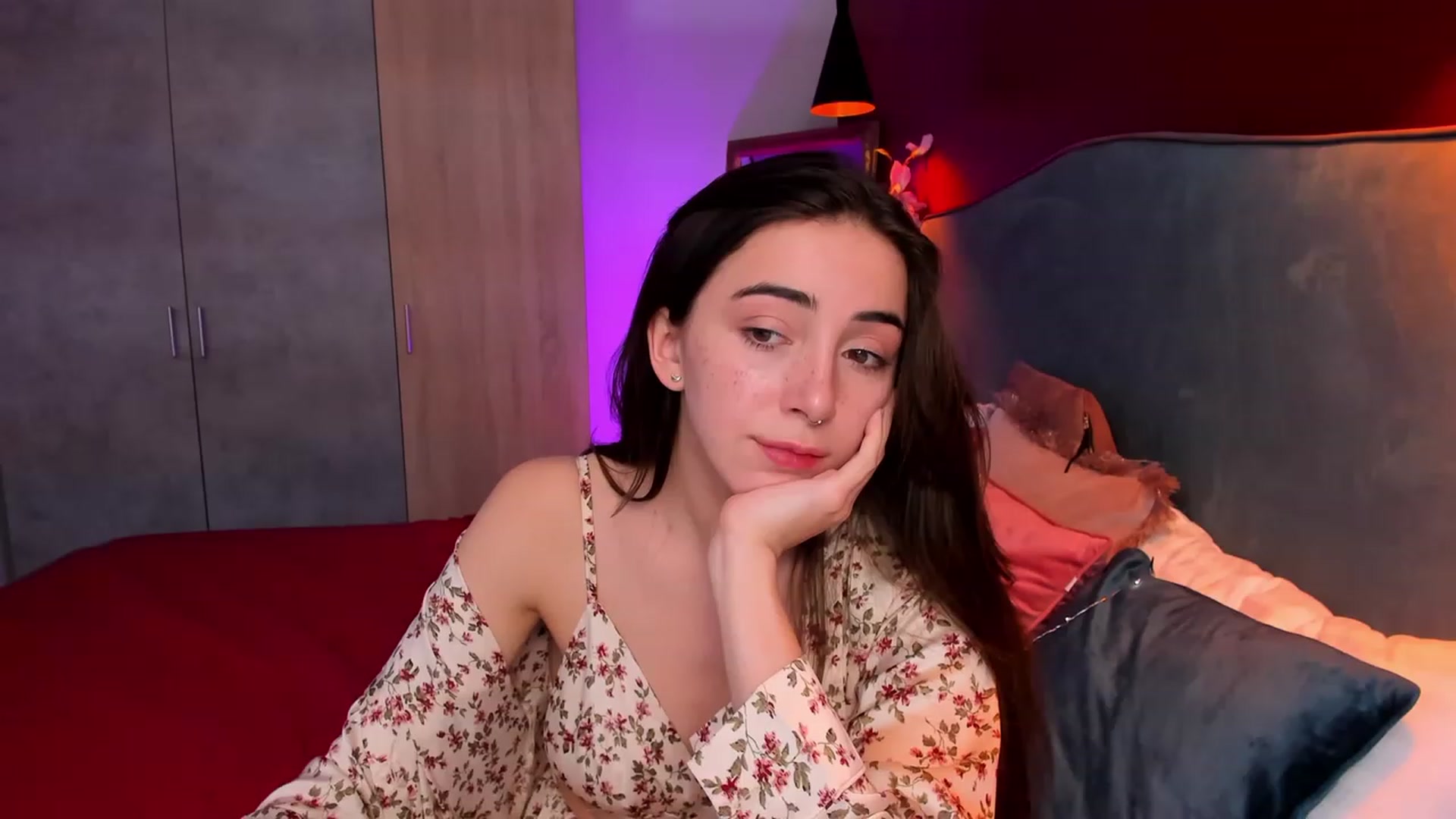 Gallery image thumbnail from ElsaYoung's myfreecams stream on, 03/30/2023, 14:50 image 1 of 20