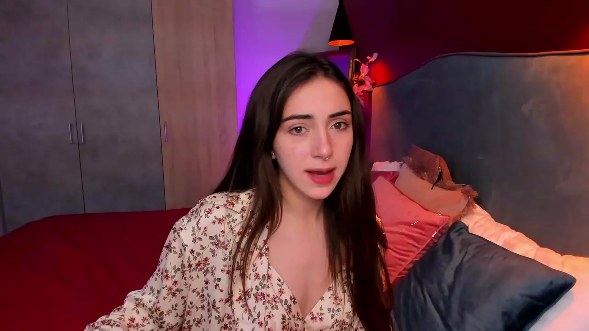 Gallery image thumbnail from ElsaYoung's myfreecams stream on, 03/30/2023, 14:50 image 9 of 20