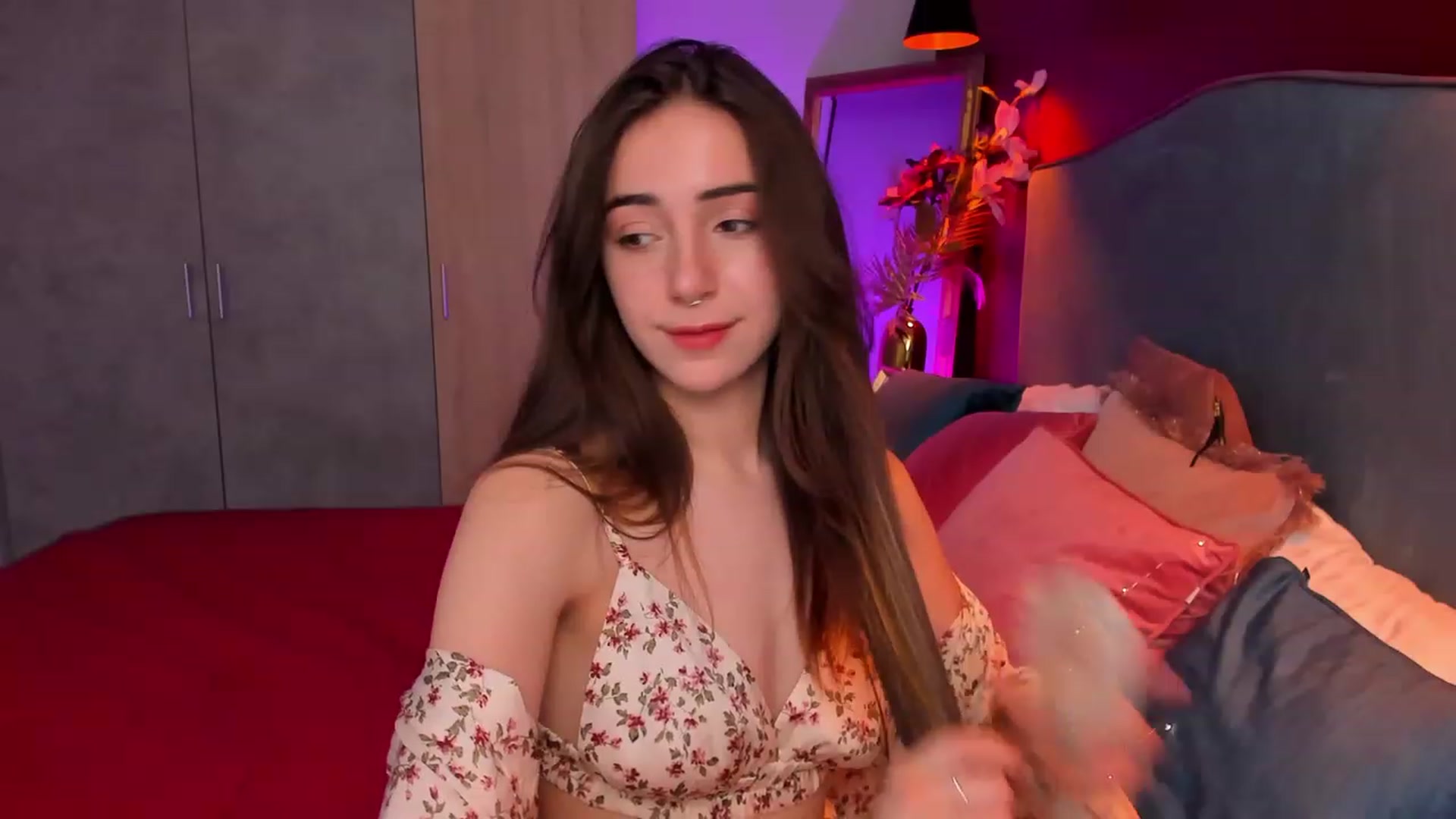 Gallery image thumbnail from ElsaYoung's myfreecams stream on, 03/30/2023, 15:20 image 20 of 20