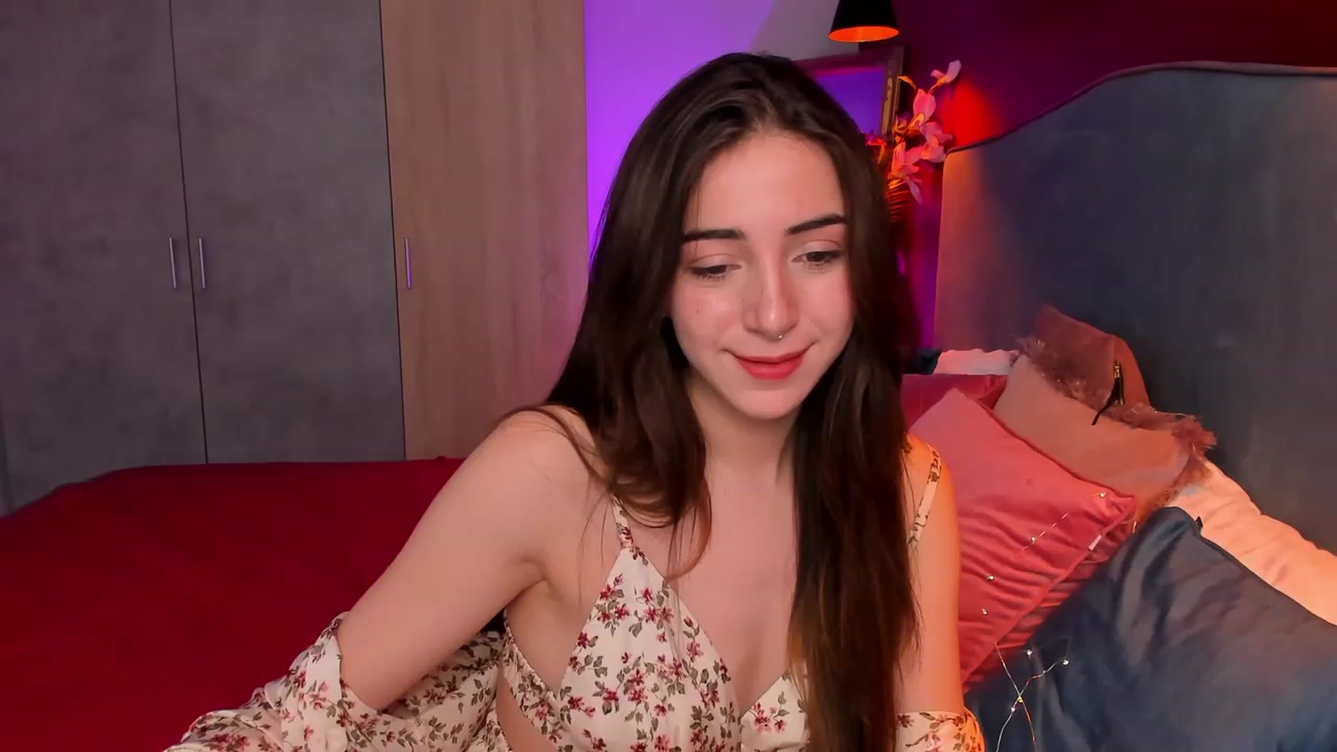 Gallery image thumbnail from ElsaYoung's myfreecams stream on, 03/30/2023, 15:20 image 18 of 20