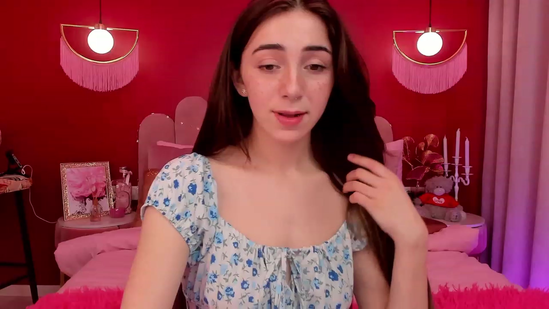 Gallery image thumbnail from ElsaYoung's myfreecams stream on, 03/31/2023, 12:58 image 8 of 20
