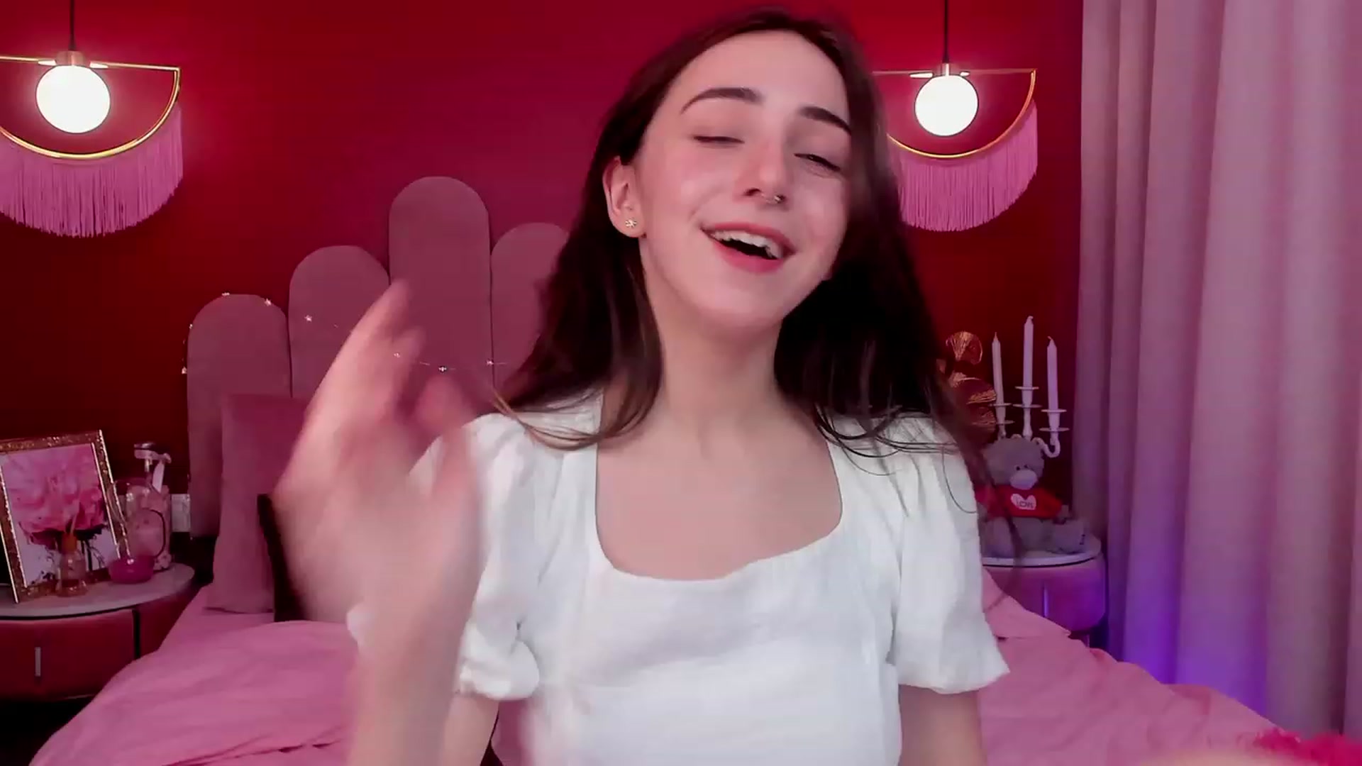 Gallery image thumbnail from ElsaYoung's myfreecams stream on, 04/01/2023, 10:02 image 10 of 20