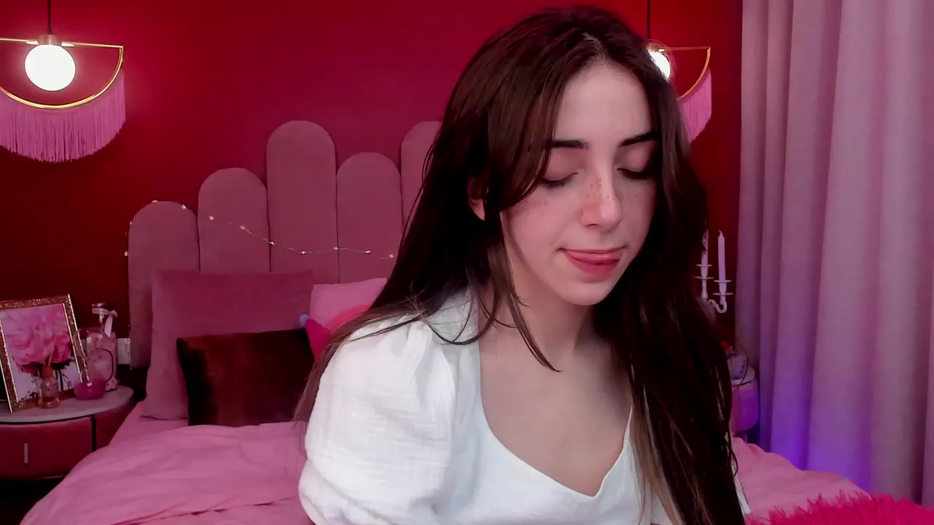 Gallery image thumbnail from ElsaYoung's myfreecams stream on, 04/01/2023, 10:02 image 5 of 20