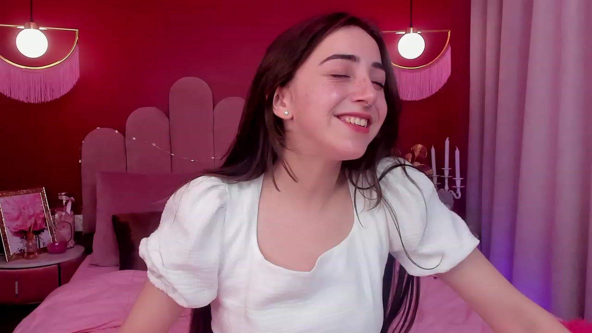 Gallery image thumbnail from ElsaYoung's myfreecams stream on, 04/01/2023, 10:02 image 8 of 20