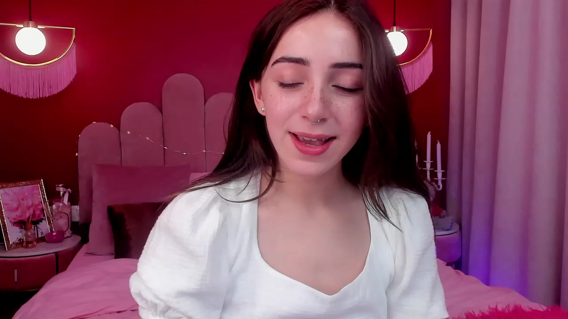 Gallery image thumbnail from ElsaYoung's myfreecams stream on, 04/01/2023, 10:02 image 6 of 20