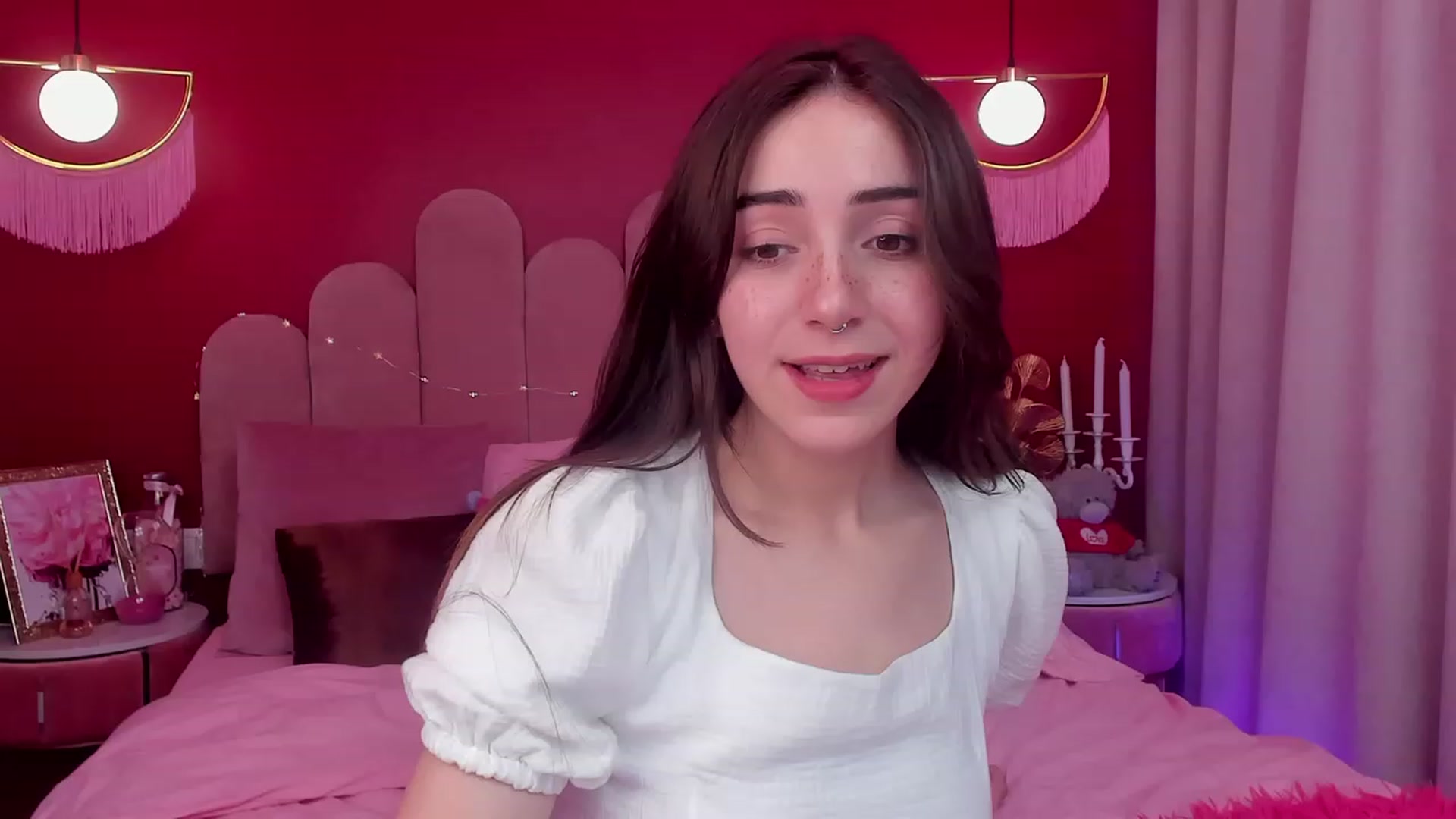 Gallery image thumbnail from ElsaYoung's myfreecams stream on, 04/01/2023, 10:02 image 7 of 20