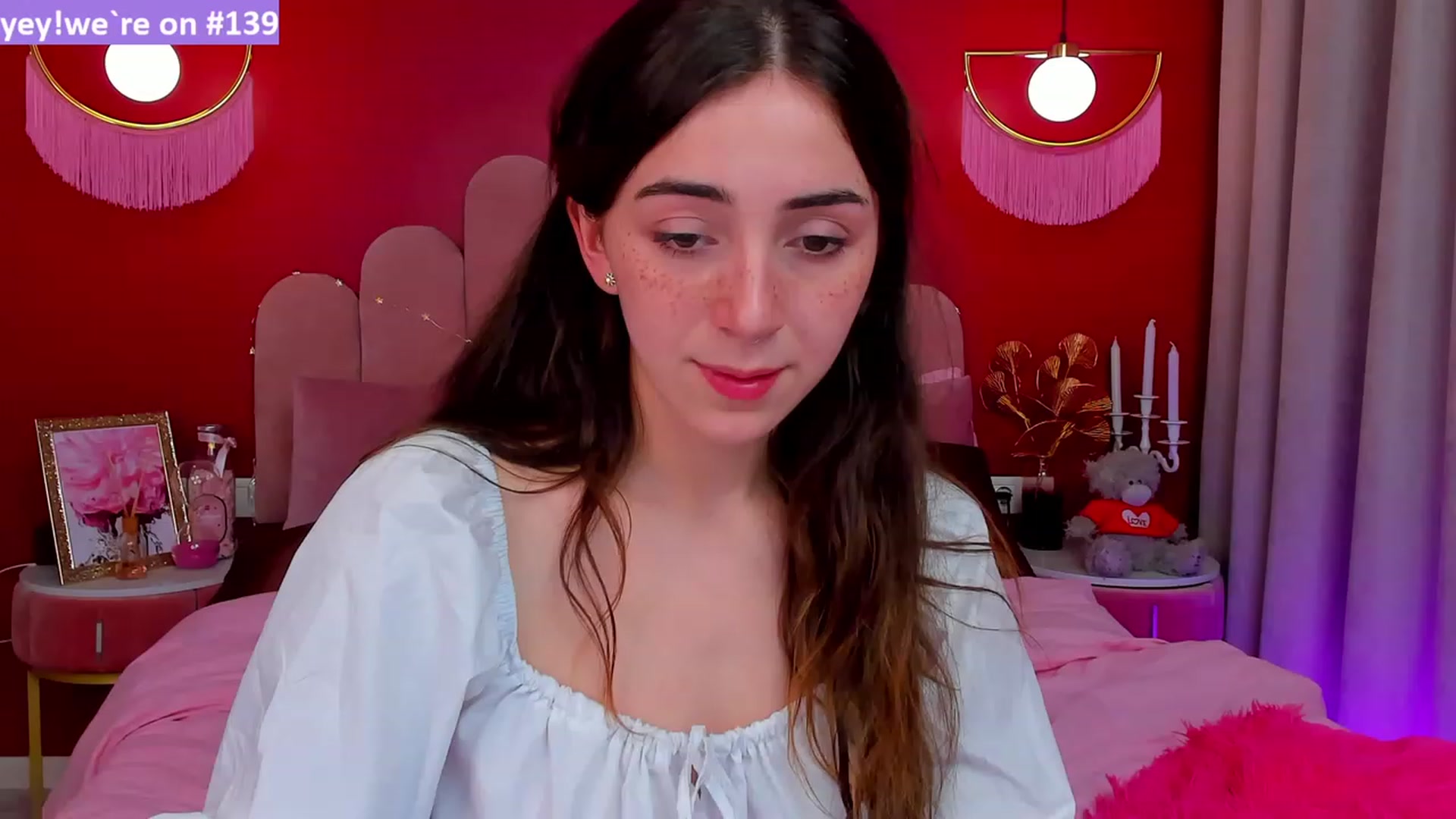 Gallery image thumbnail from ElsaYoung's myfreecams stream on, 04/02/2023, 16:15 image 5 of 20