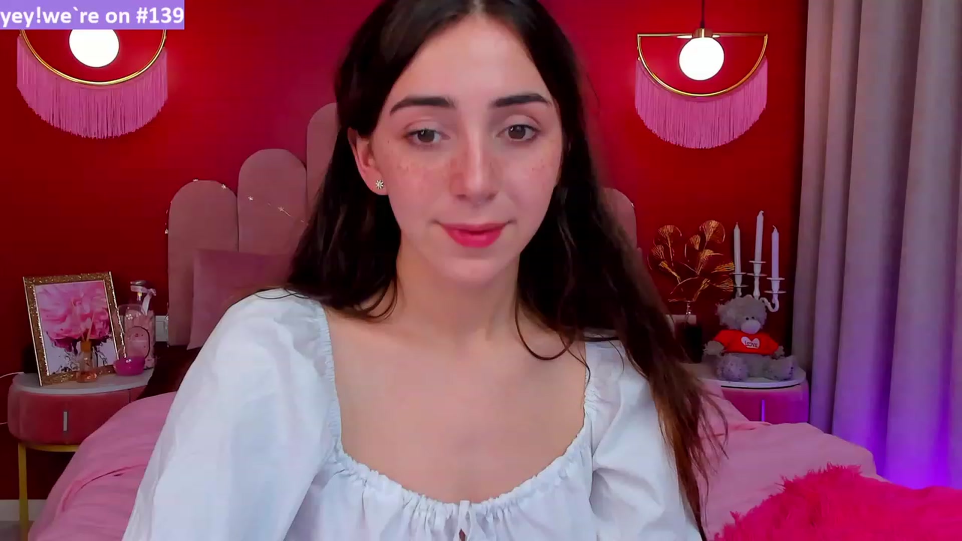 Gallery image thumbnail from ElsaYoung's myfreecams stream on, 04/02/2023, 16:15 image 6 of 20