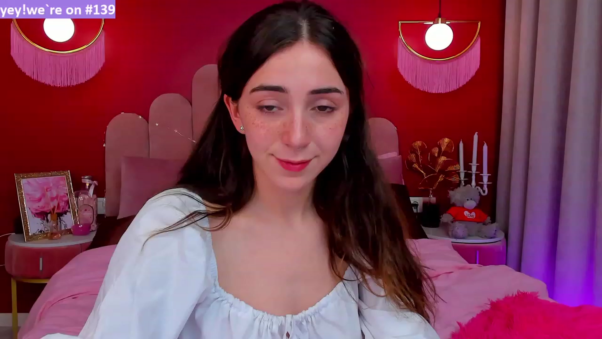 Gallery image thumbnail from ElsaYoung's myfreecams stream on, 04/02/2023, 16:15 image 4 of 20