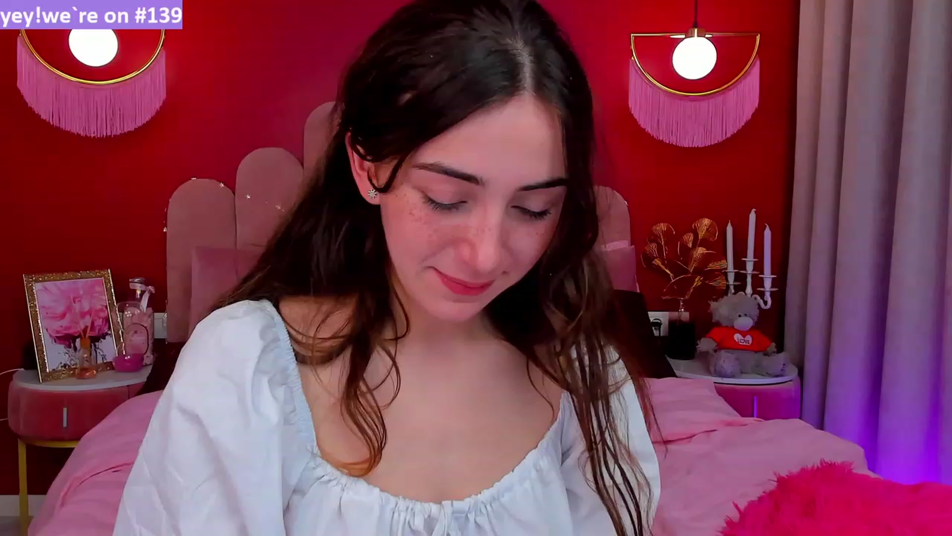 Gallery image thumbnail from ElsaYoung's myfreecams stream on, 04/02/2023, 16:15 image 11 of 20