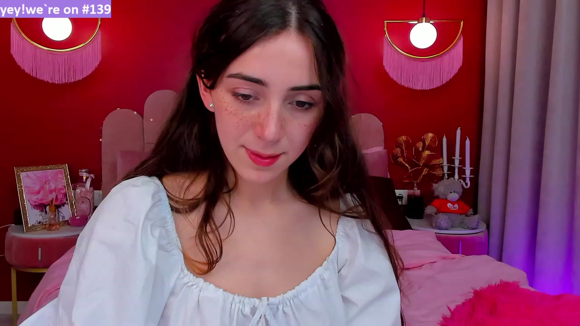 Gallery image thumbnail from ElsaYoung's myfreecams stream on, 04/02/2023, 16:15 image 10 of 20