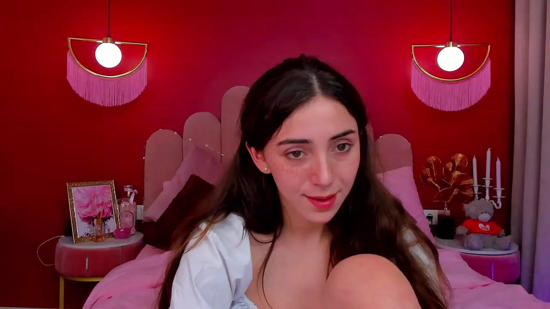 Gallery image thumbnail from ElsaYoung's myfreecams stream on, 04/02/2023, 19:10 image 20 of 20