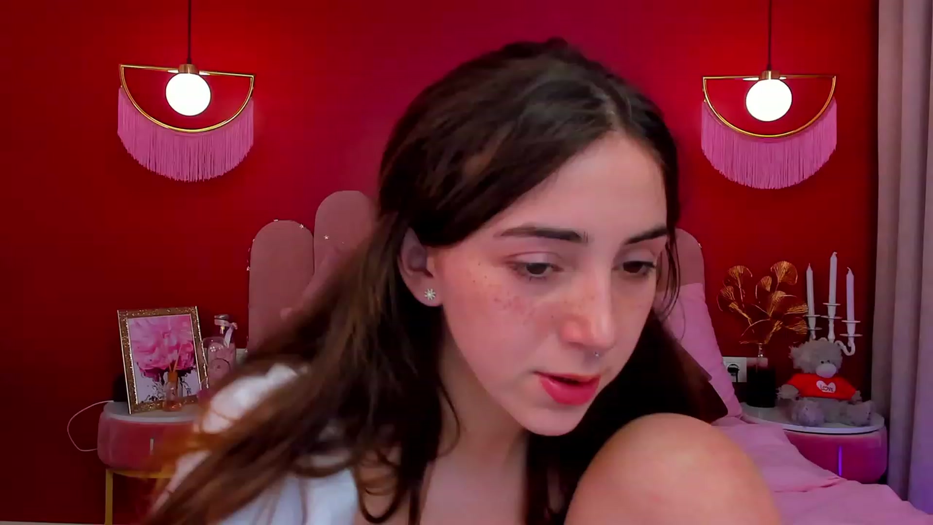 Gallery image thumbnail from ElsaYoung's myfreecams stream on, 04/02/2023, 19:10 image 10 of 20