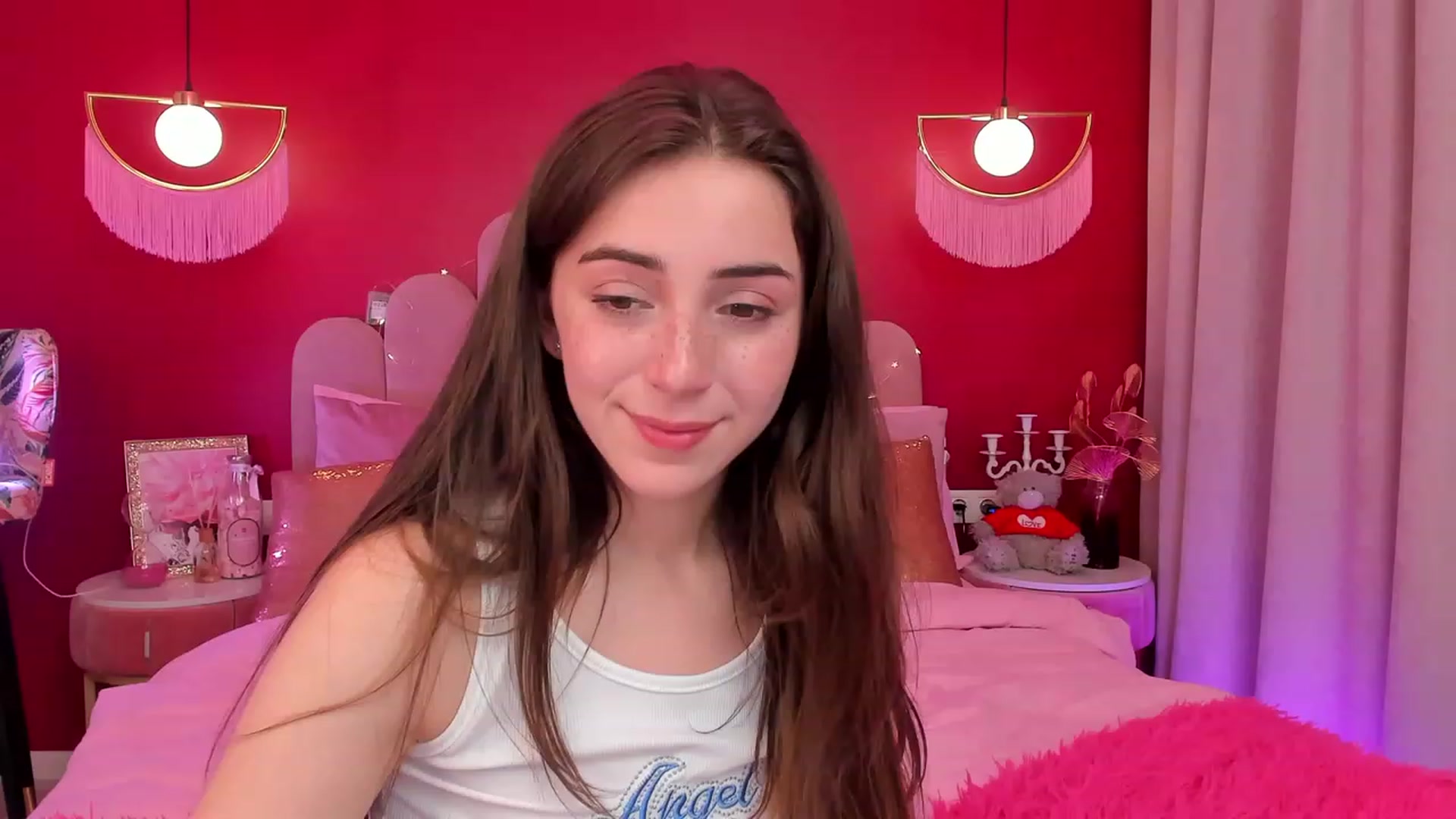 Gallery image thumbnail from ElsaYoung's myfreecams stream on, 04/06/2023, 15:24 image 15 of 20