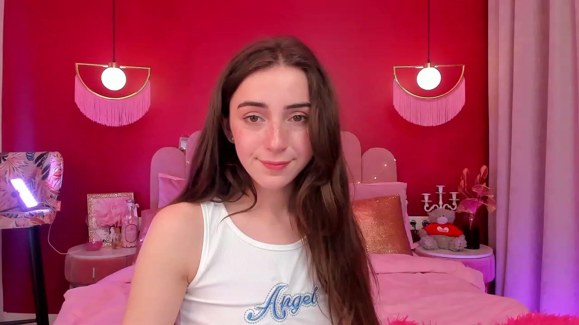 Gallery image thumbnail from ElsaYoung's myfreecams stream on, 04/06/2023, 16:46 image 10 of 20