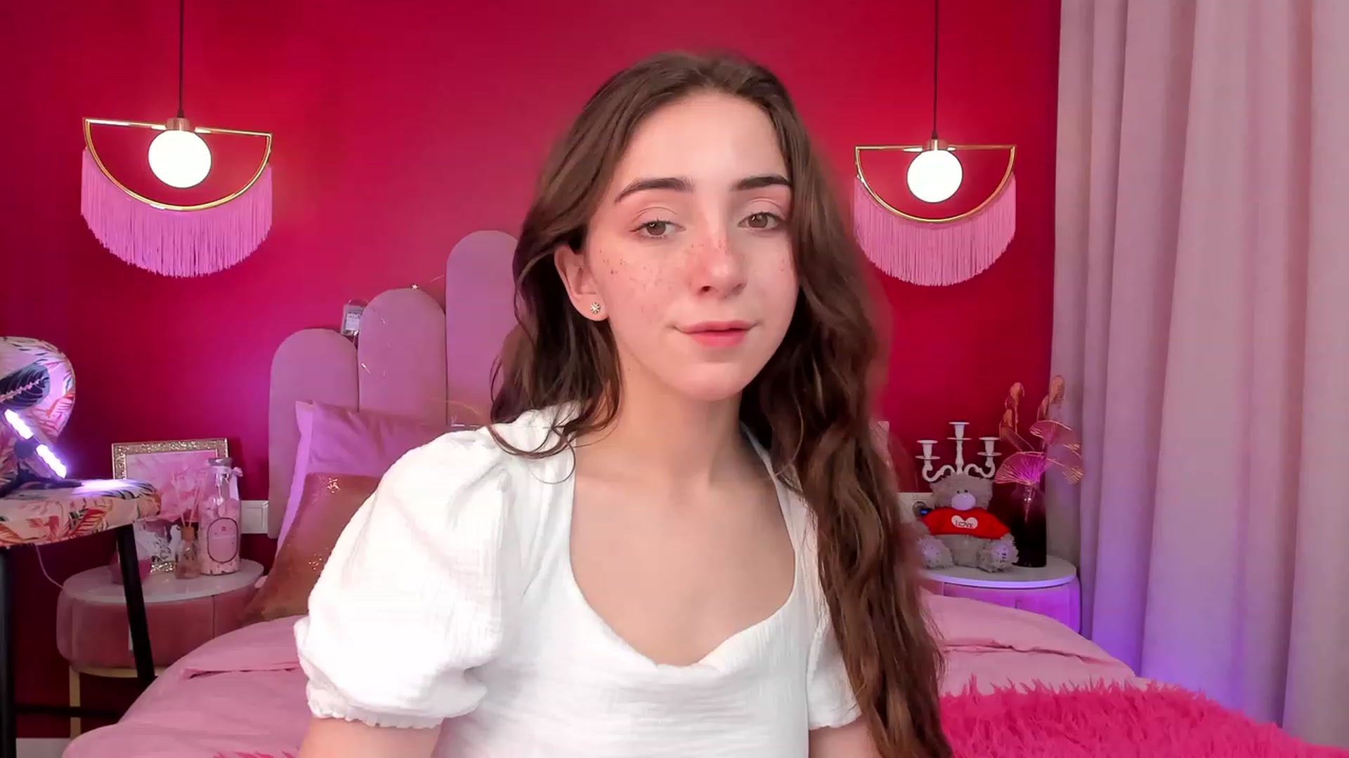 Gallery image thumbnail from ElsaYoung's myfreecams stream on, 04/07/2023, 11:34 image 4 of 20