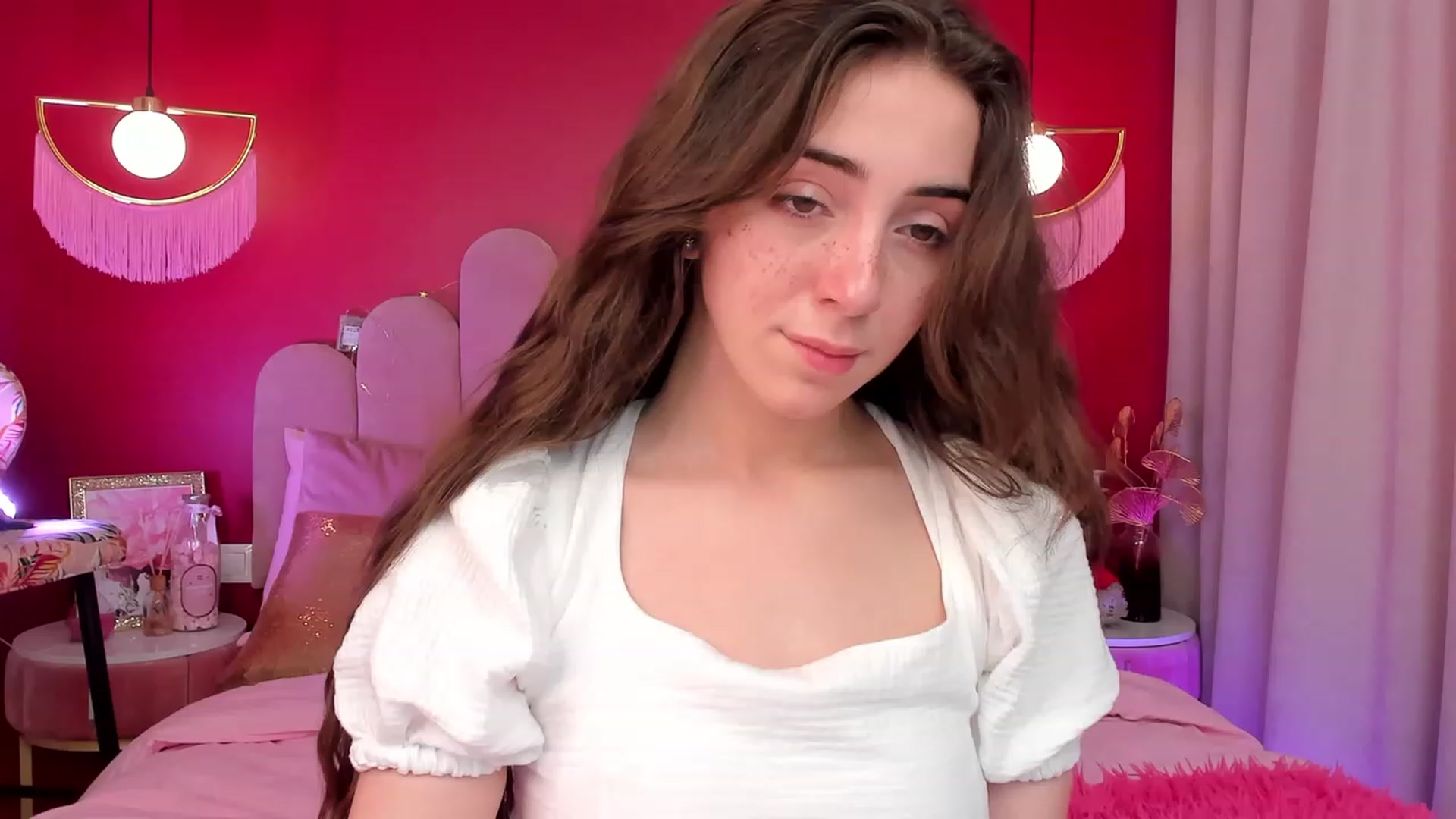 Gallery image thumbnail from ElsaYoung's myfreecams stream on, 04/07/2023, 11:34 image 8 of 20