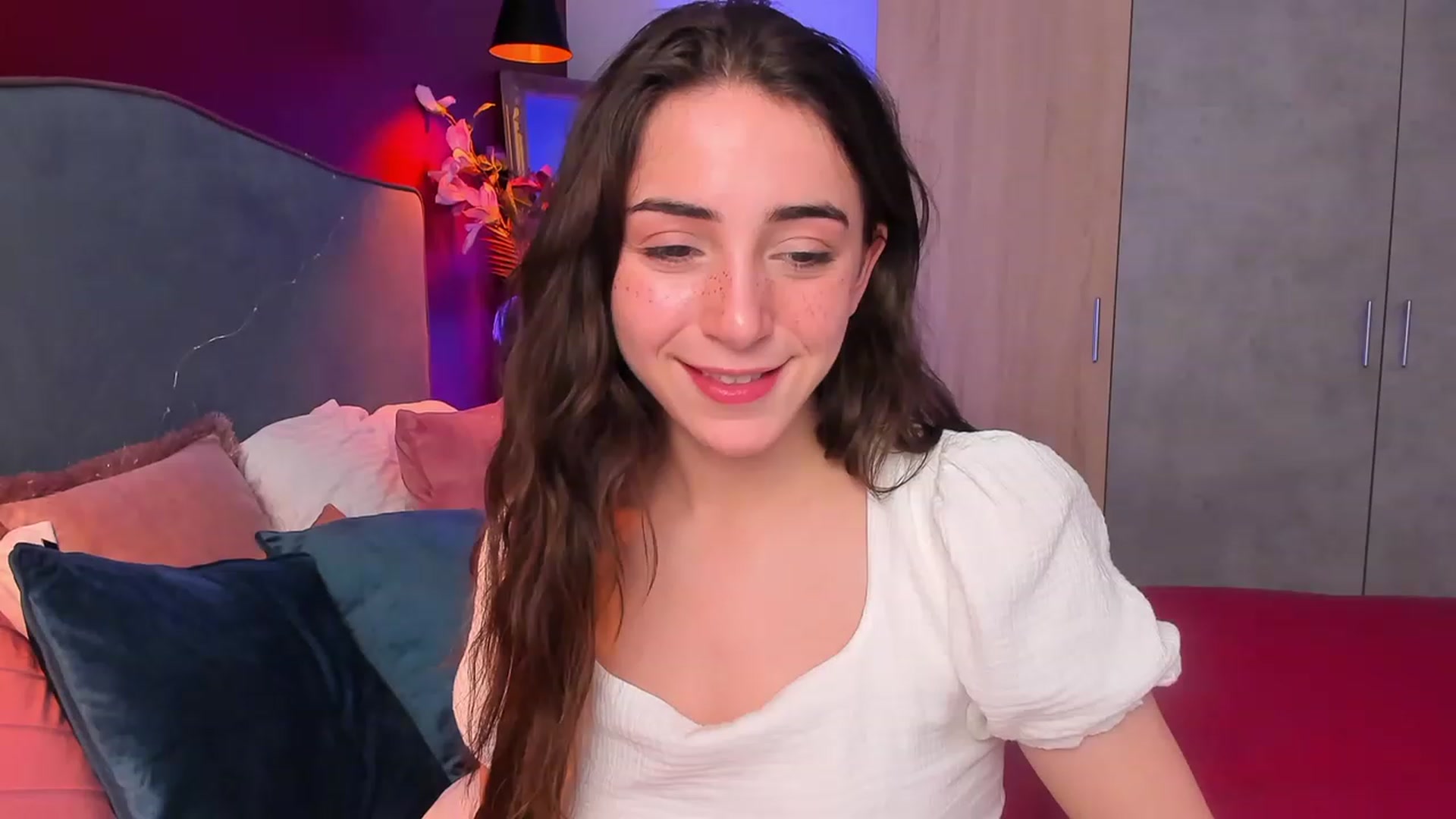 Gallery image thumbnail from ElsaYoung's myfreecams stream on, 04/07/2023, 14:18 image 11 of 20