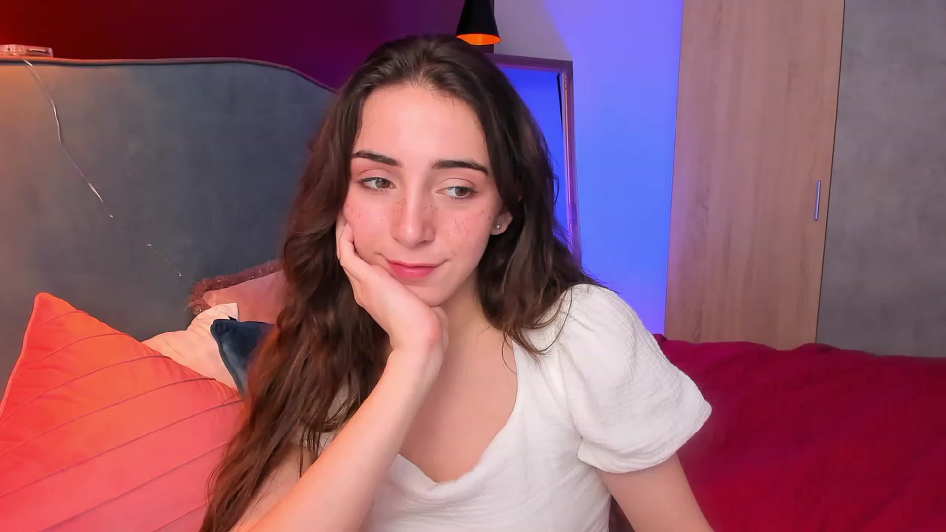 Gallery image thumbnail from ElsaYoung's myfreecams stream on, 04/07/2023, 15:16 image 19 of 20