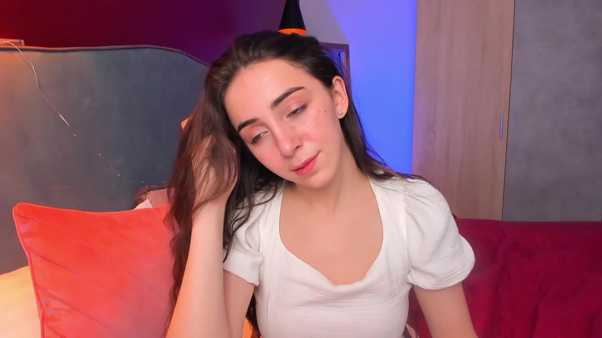 Gallery image thumbnail from ElsaYoung's myfreecams stream on, 04/07/2023, 17:31 image 3 of 20