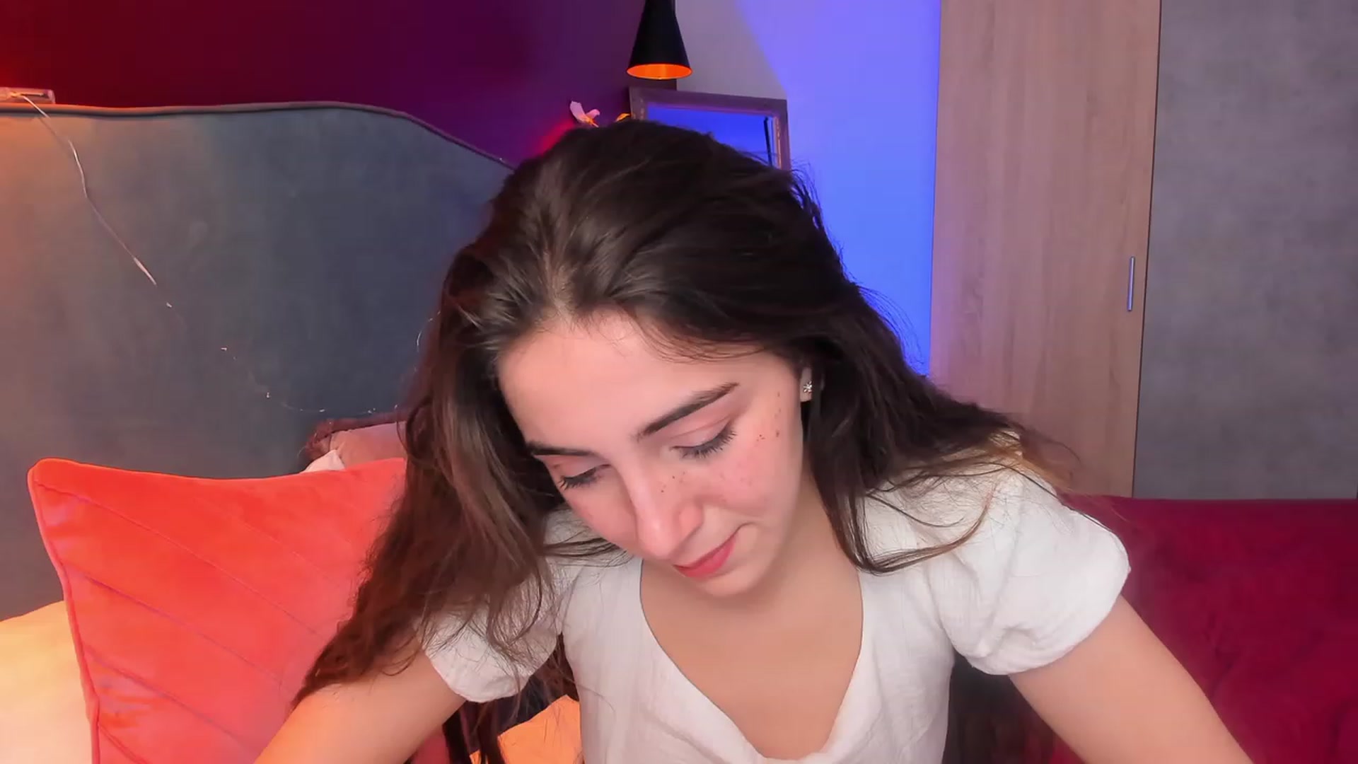 Gallery image thumbnail from ElsaYoung's myfreecams stream on, 04/07/2023, 17:31 image 6 of 20