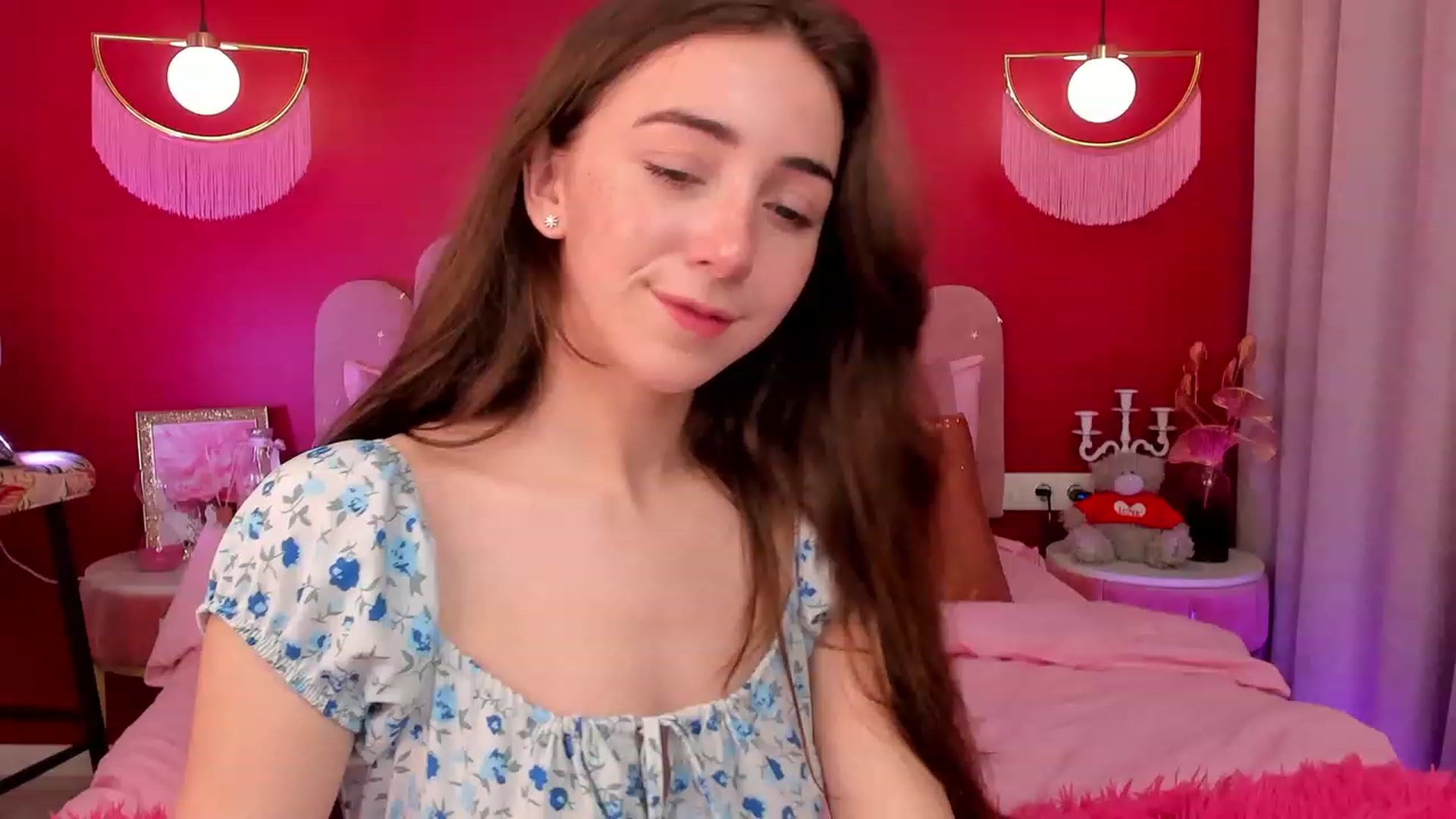 Gallery image thumbnail from ElsaYoung's myfreecams stream on, 04/08/2023, 07:29 image 12 of 20