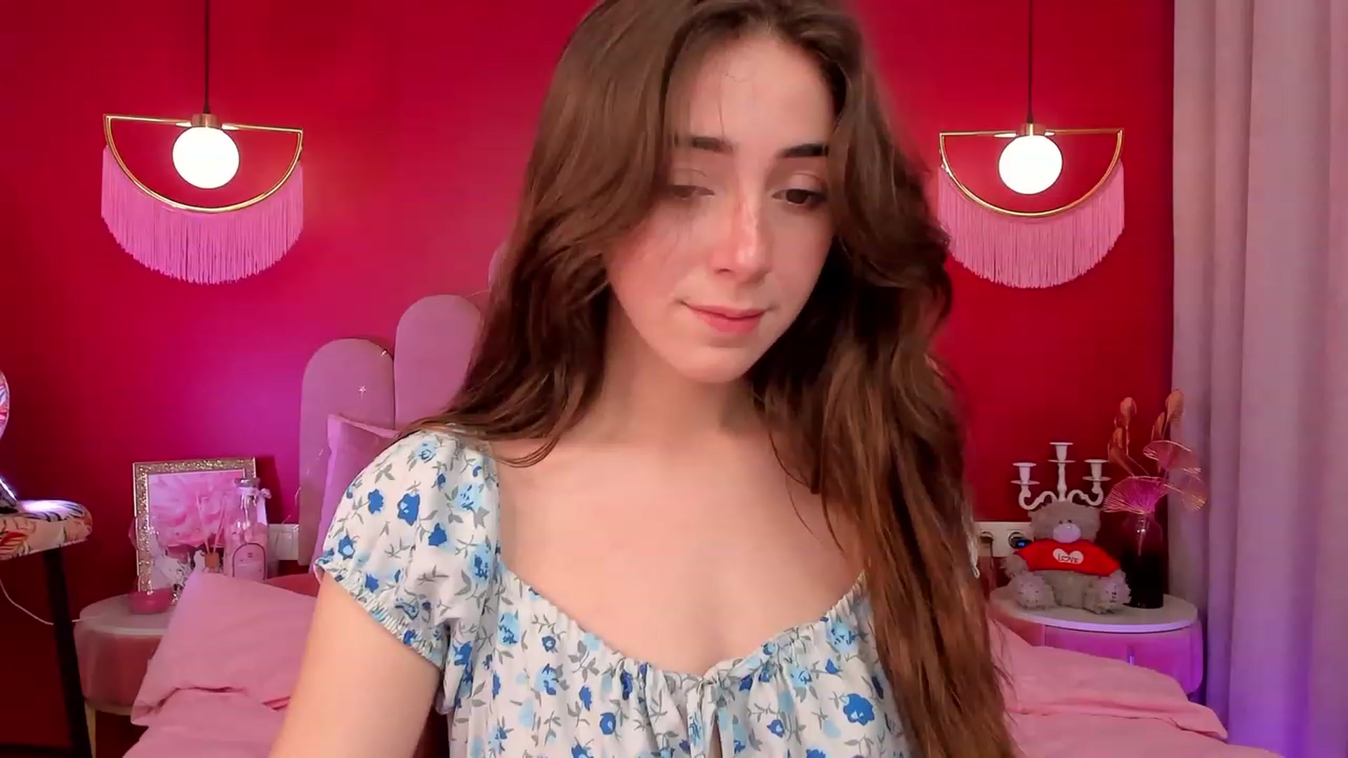 Gallery image thumbnail from ElsaYoung's myfreecams stream on, 04/08/2023, 07:29 image 1 of 20