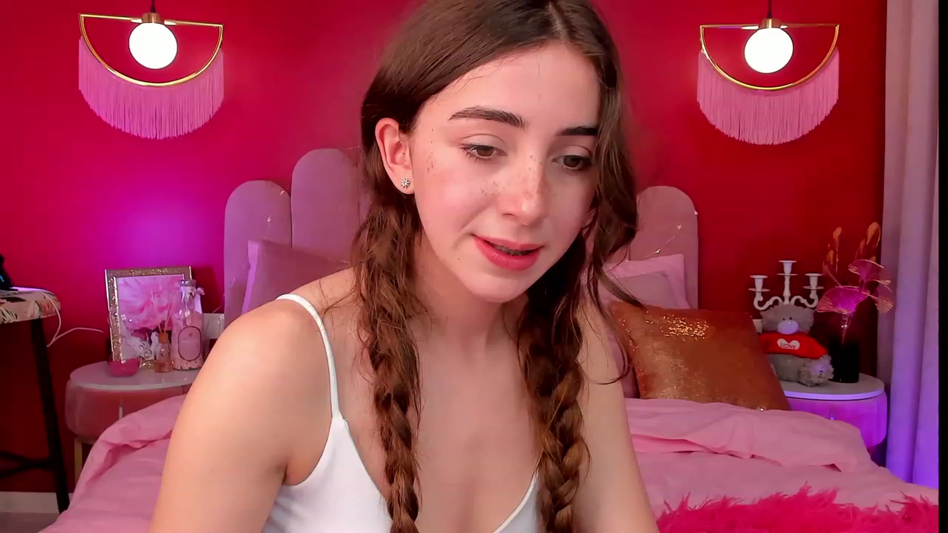 Gallery image thumbnail from ElsaYoung's myfreecams stream on, 04/09/2023, 15:28 image 2 of 20
