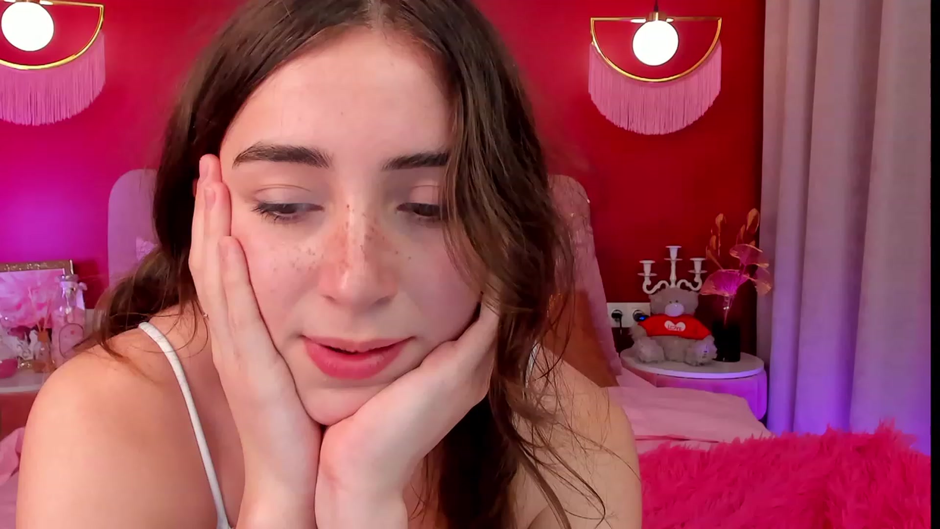 Gallery image thumbnail from ElsaYoung's myfreecams stream on, 04/09/2023, 17:00 image 15 of 20