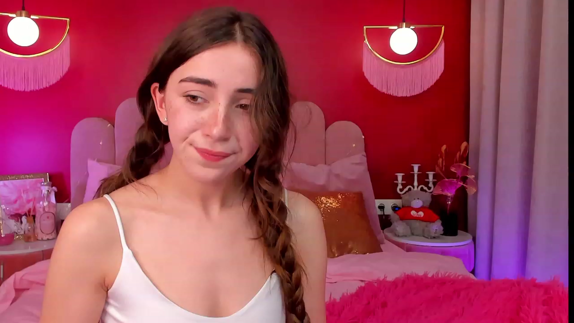 Gallery image thumbnail from ElsaYoung's myfreecams stream on, 04/09/2023, 17:00 image 6 of 20